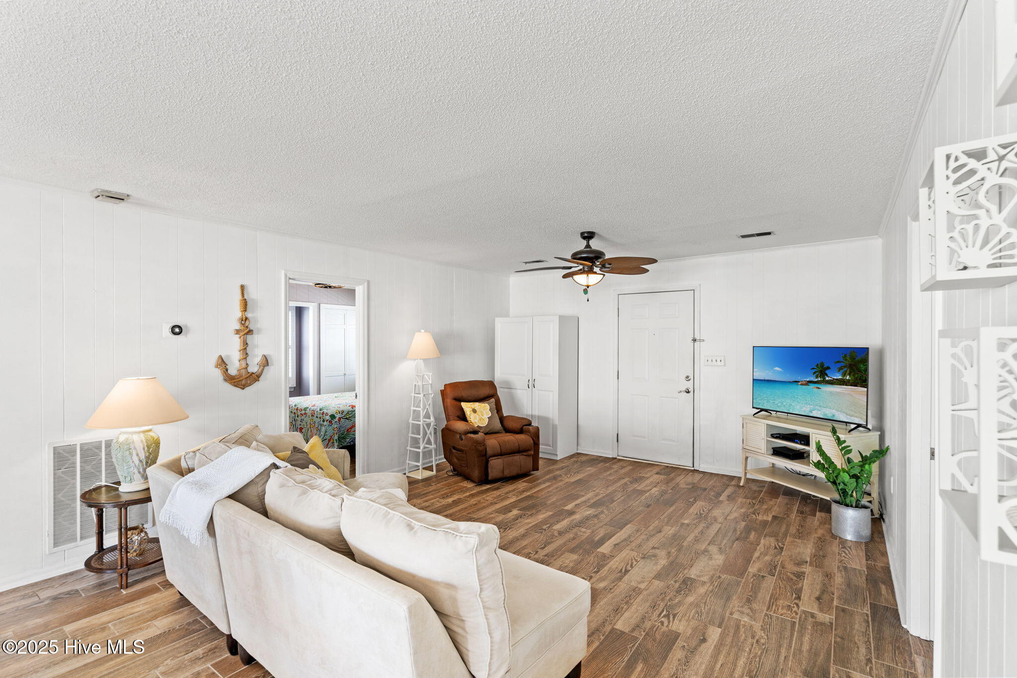 Large living space with lots of room for furniture placement