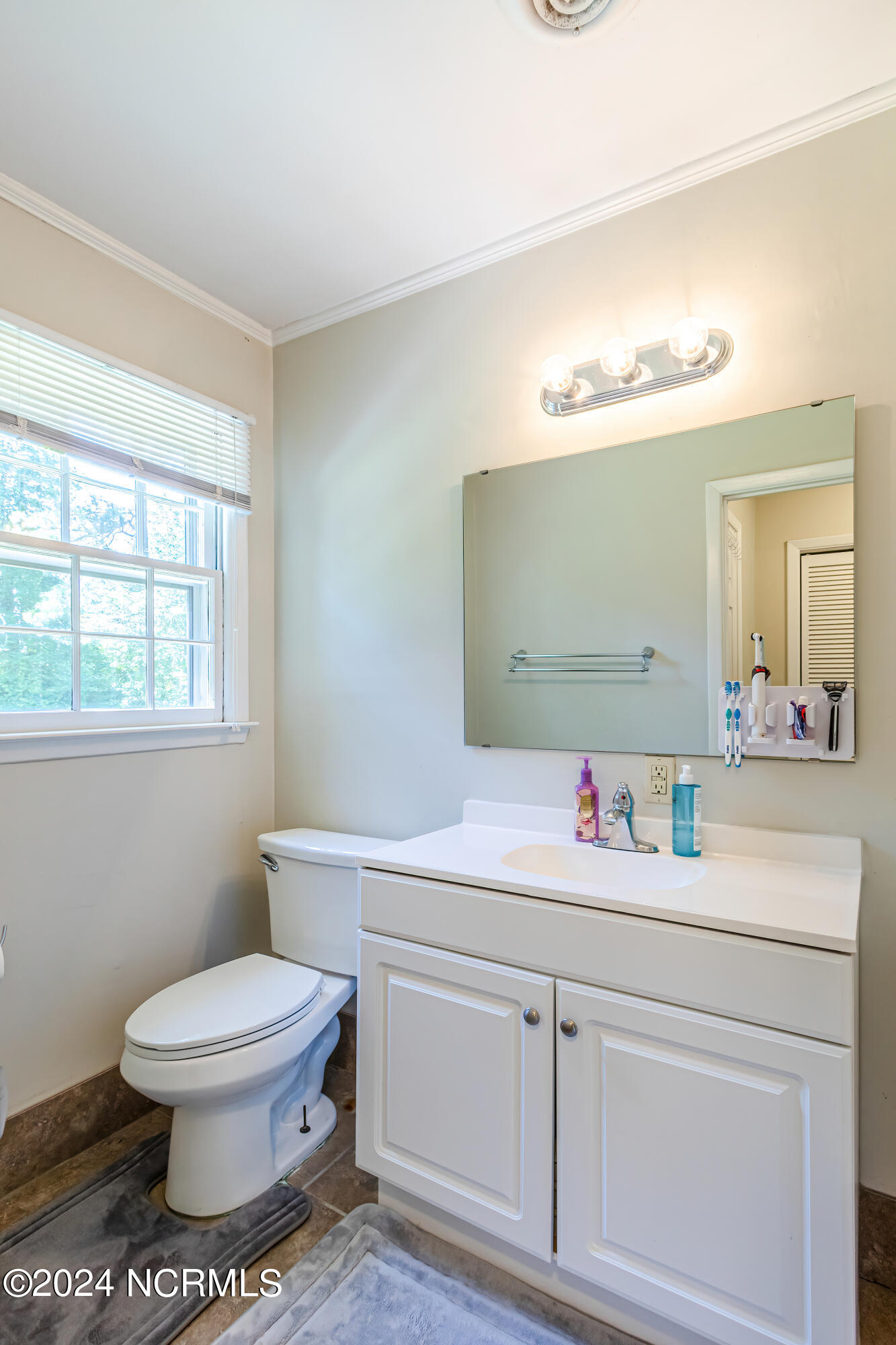 100448019 | Photo 35