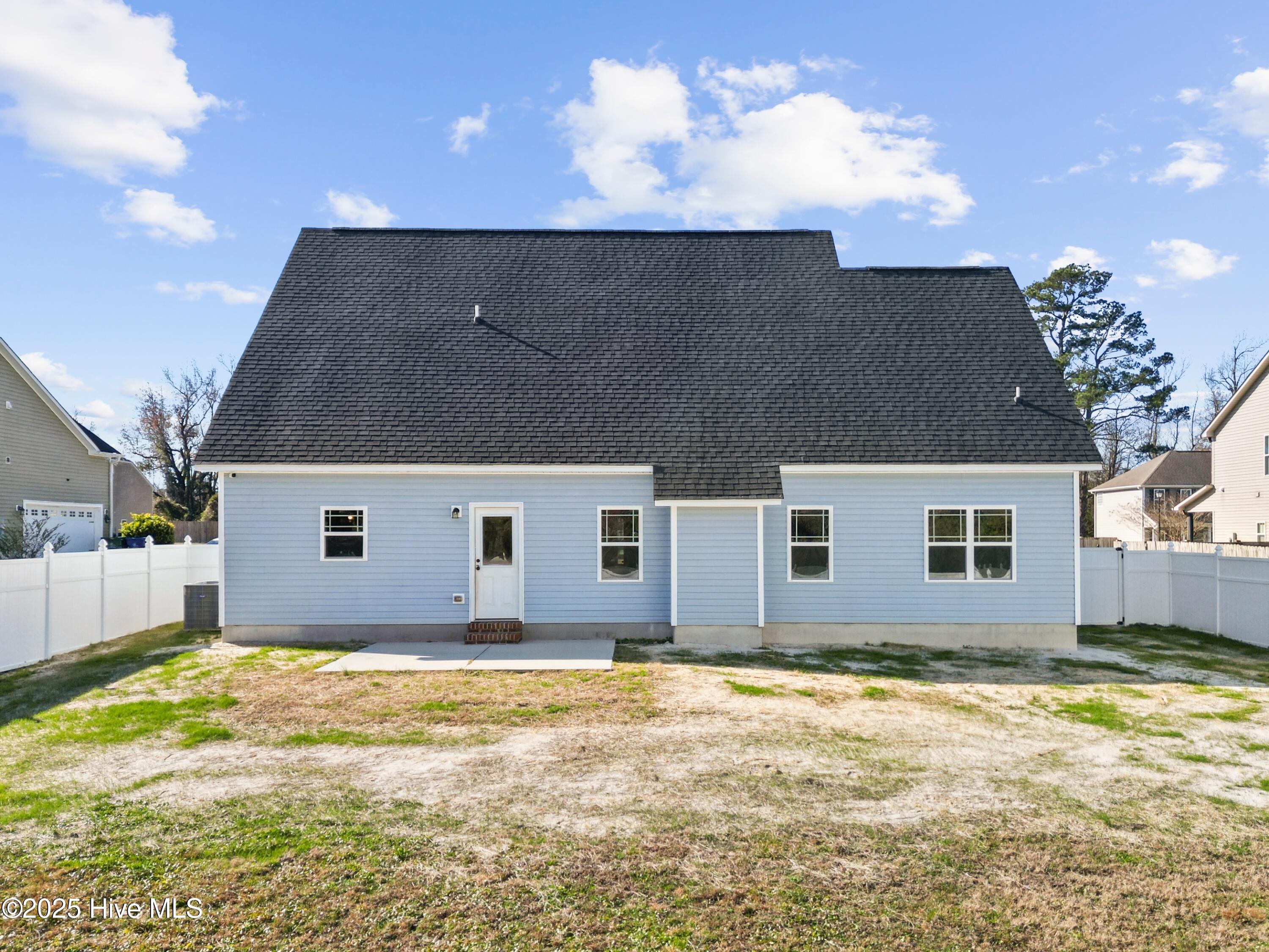 100545716 | Photo 43