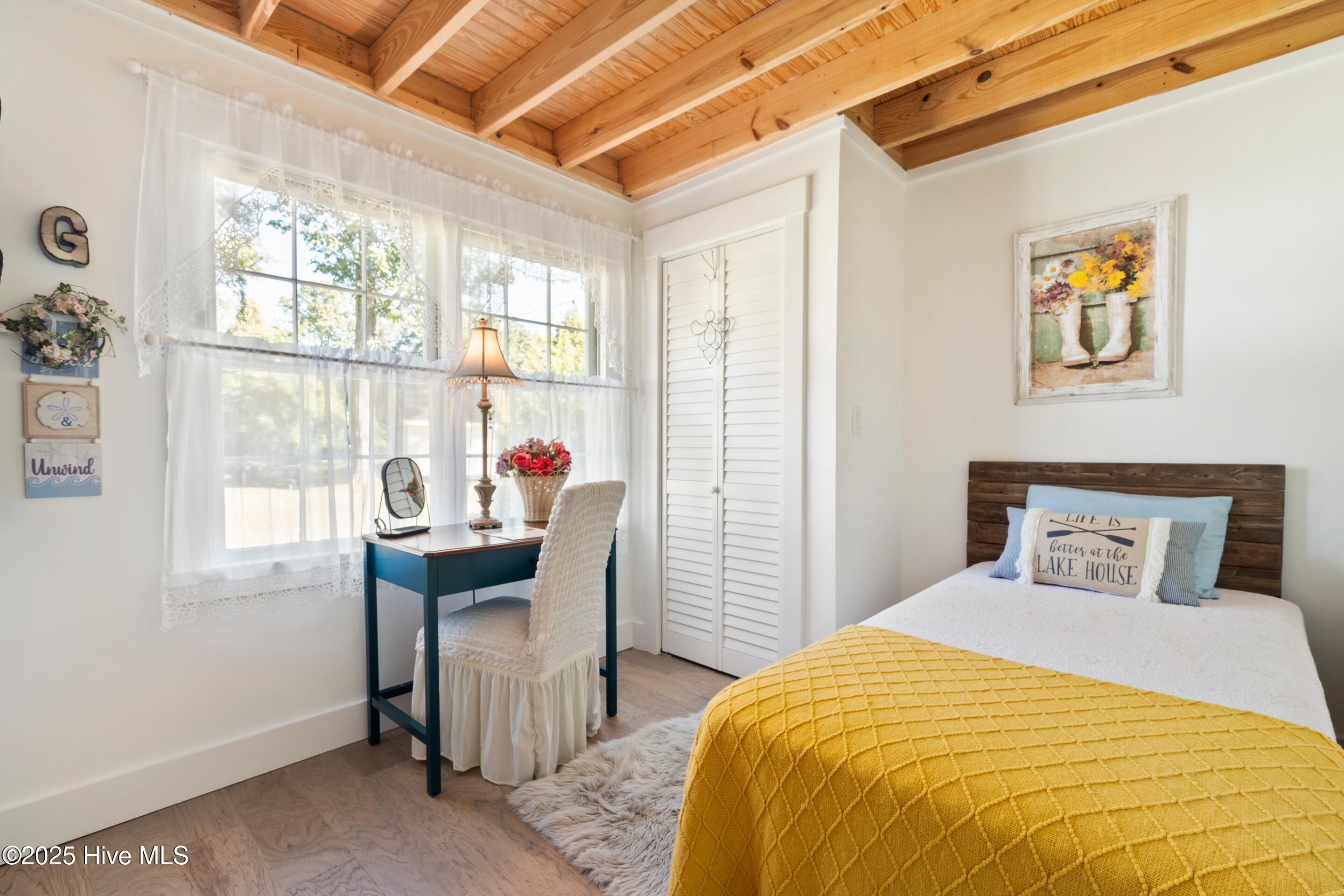 100538504 | Photo 35