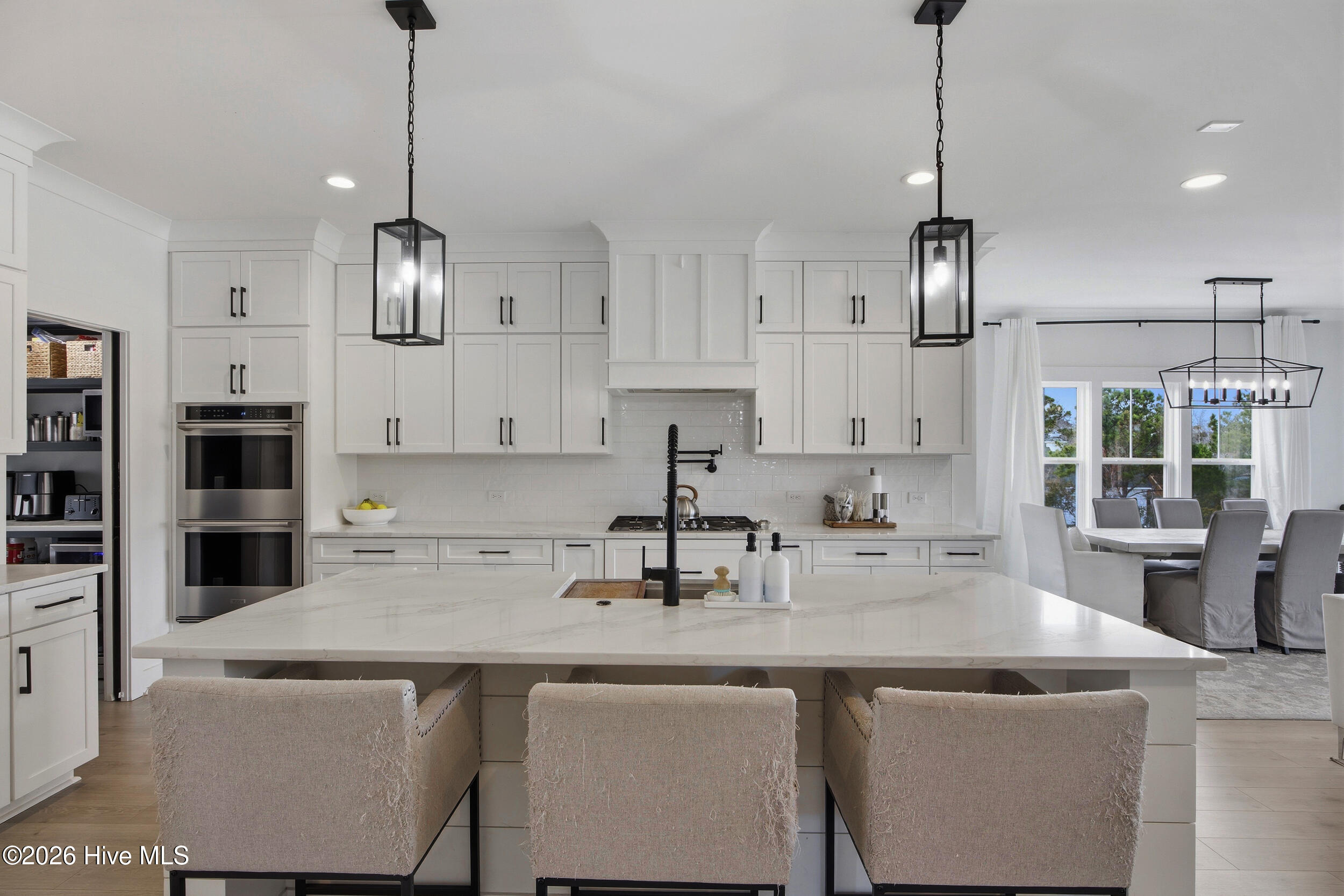 100558595 | Photo 16