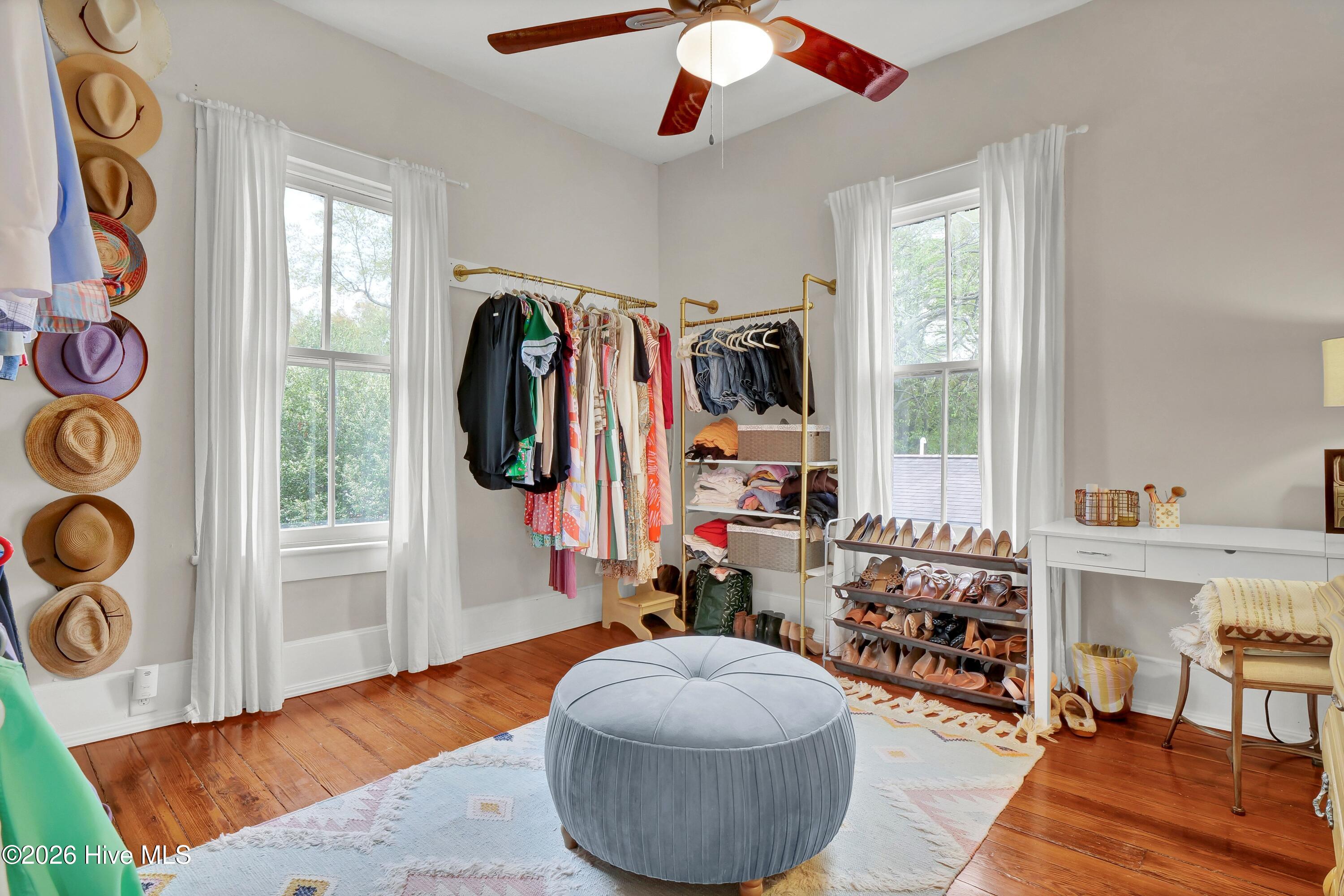 100562597 | Photo 23