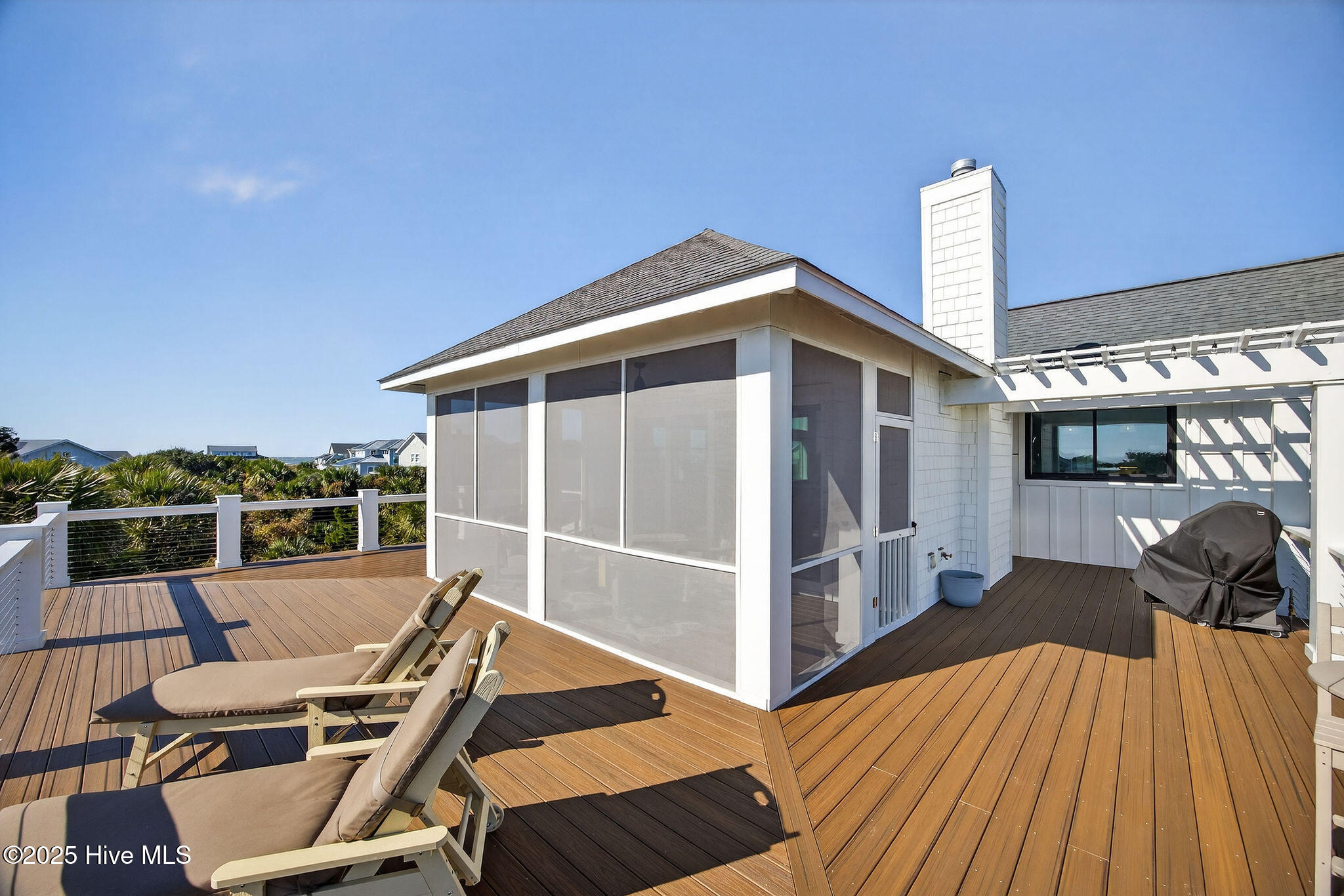 100541250 | Photo 38