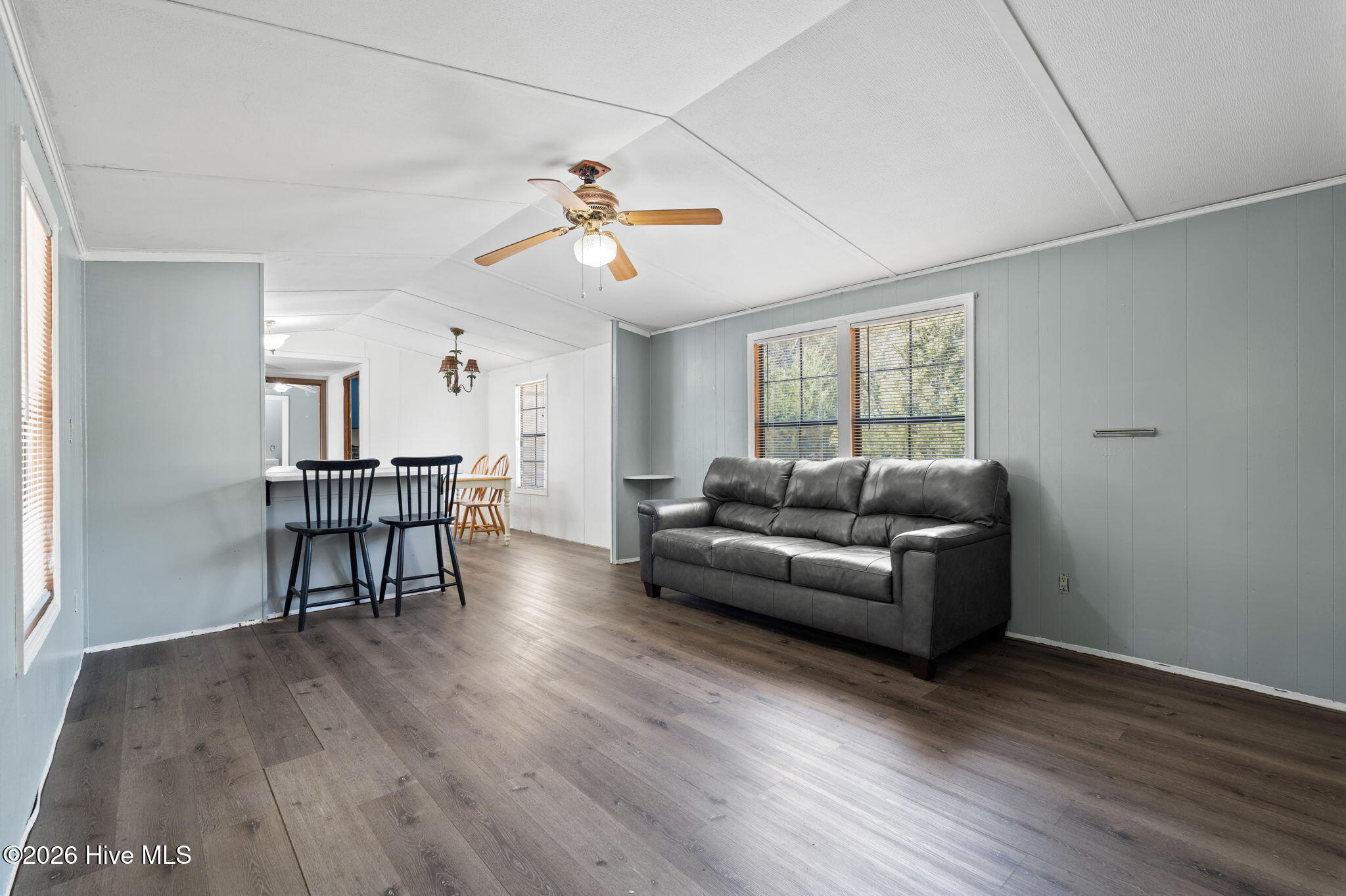 100564751 | Photo 10