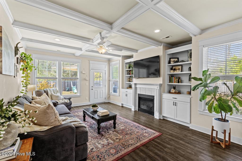 100560208 | Photo 15