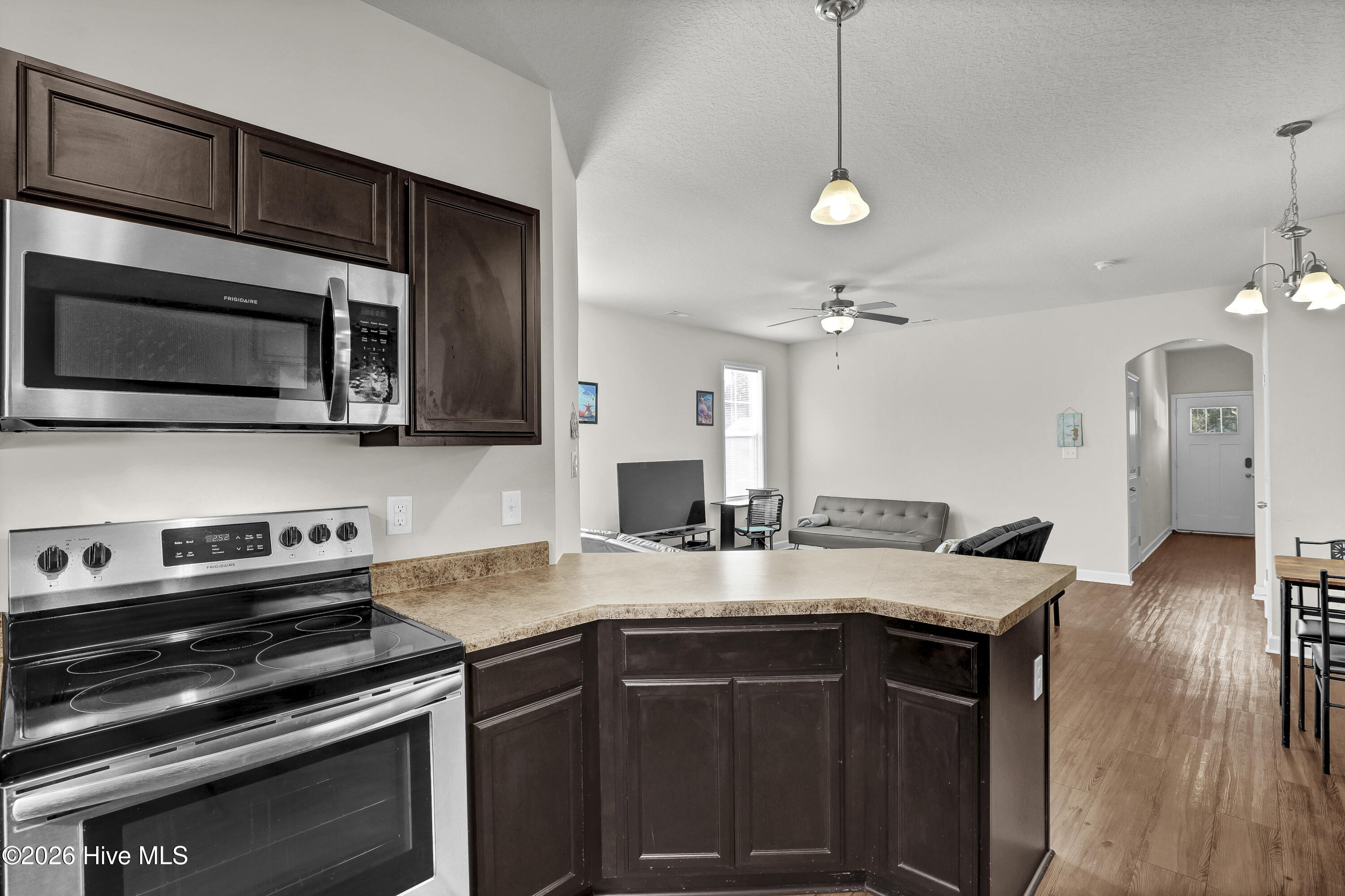 100555472 | Photo 12