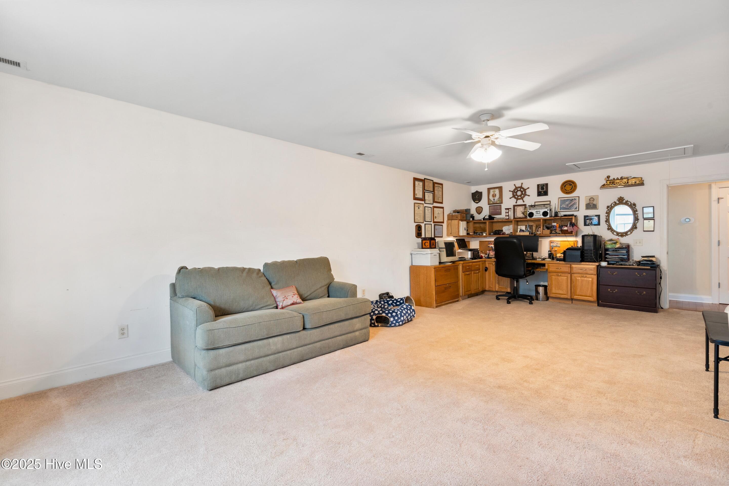 100522609 | Photo 45