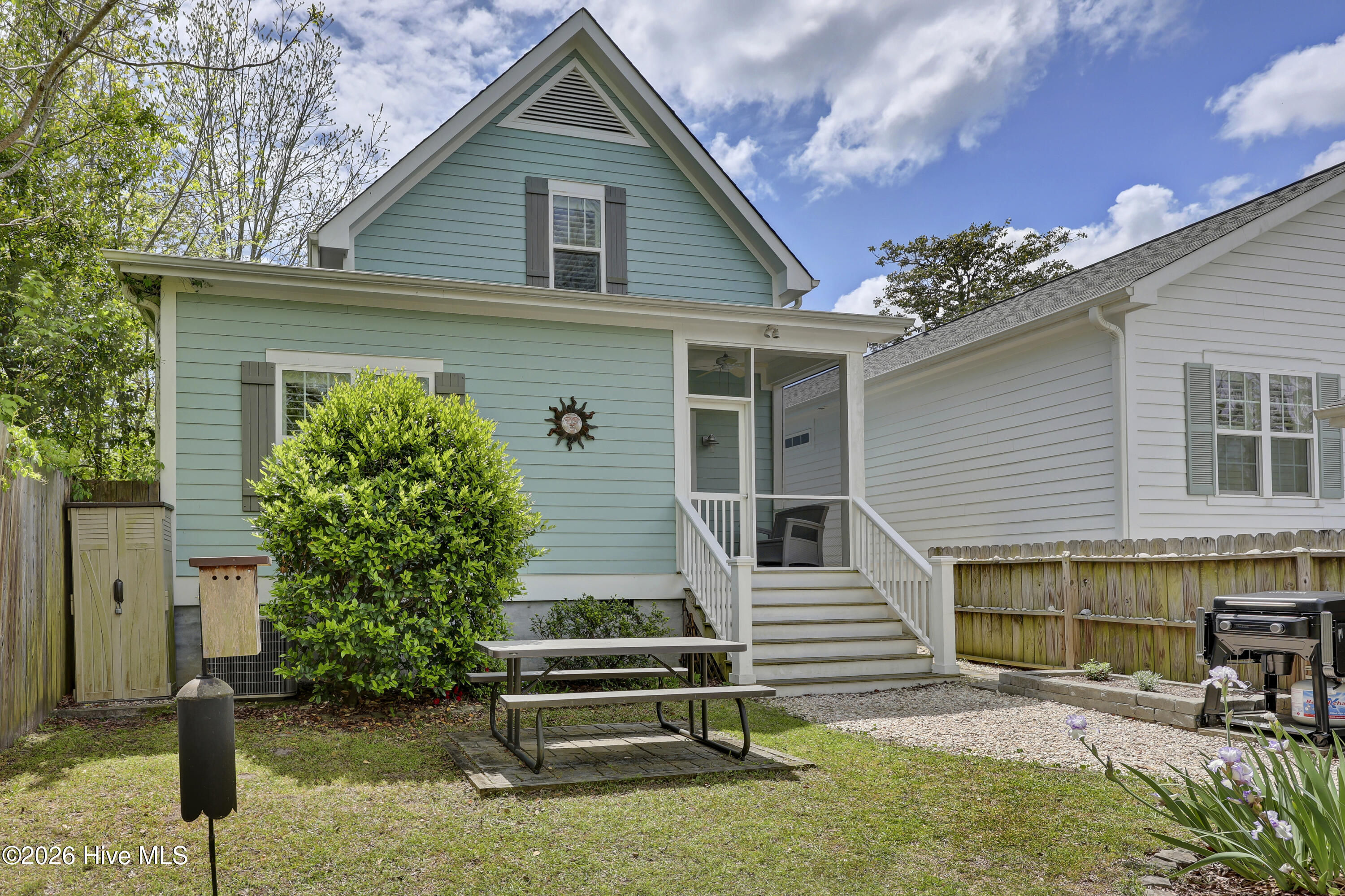 100566208 | Photo 30