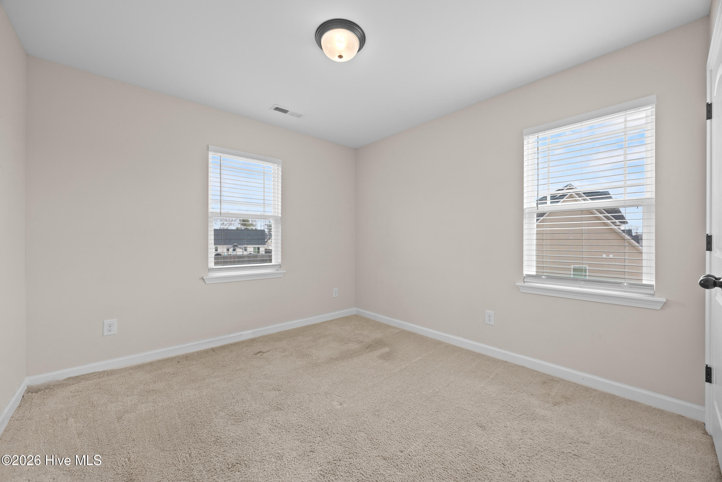 100556419 | Photo 21