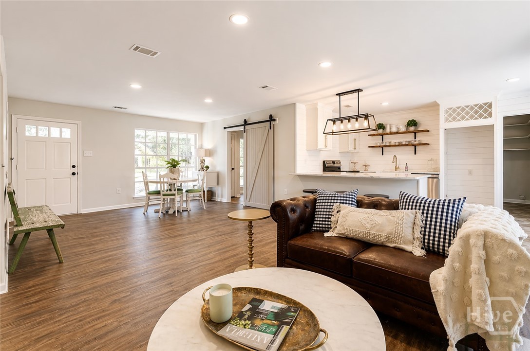 4th image of 1609 Walthour Rd, Savannah, GA 31410 | MLS# SA361817