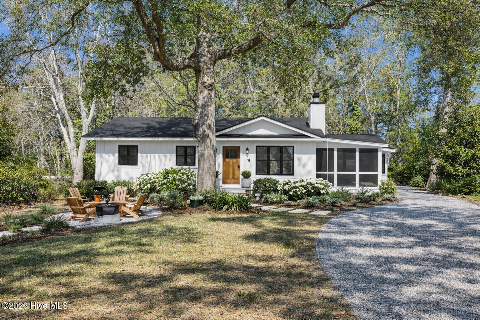 100561830 | Photo 52