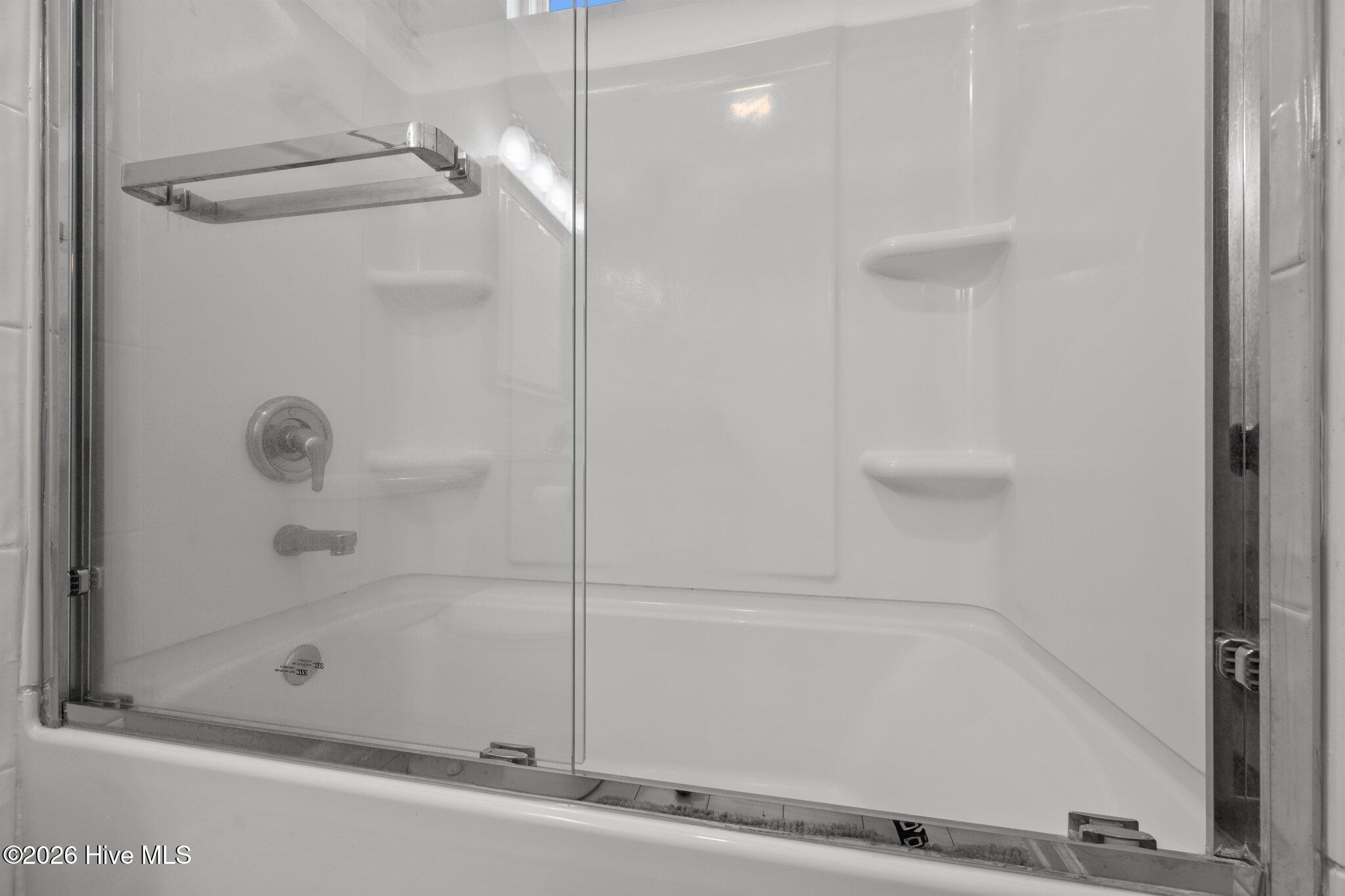 100555248 | Photo 35