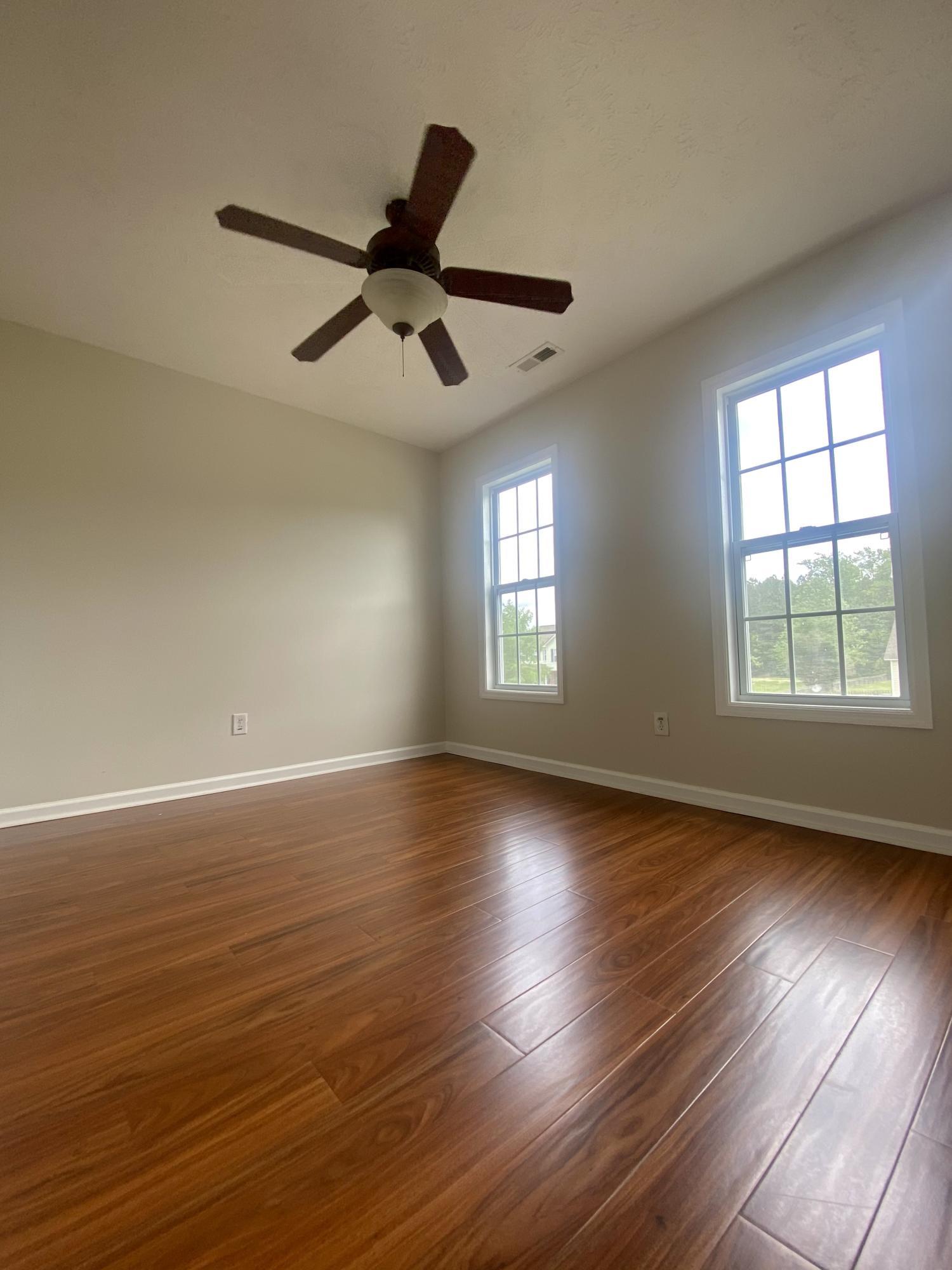 100545799 | Photo 12