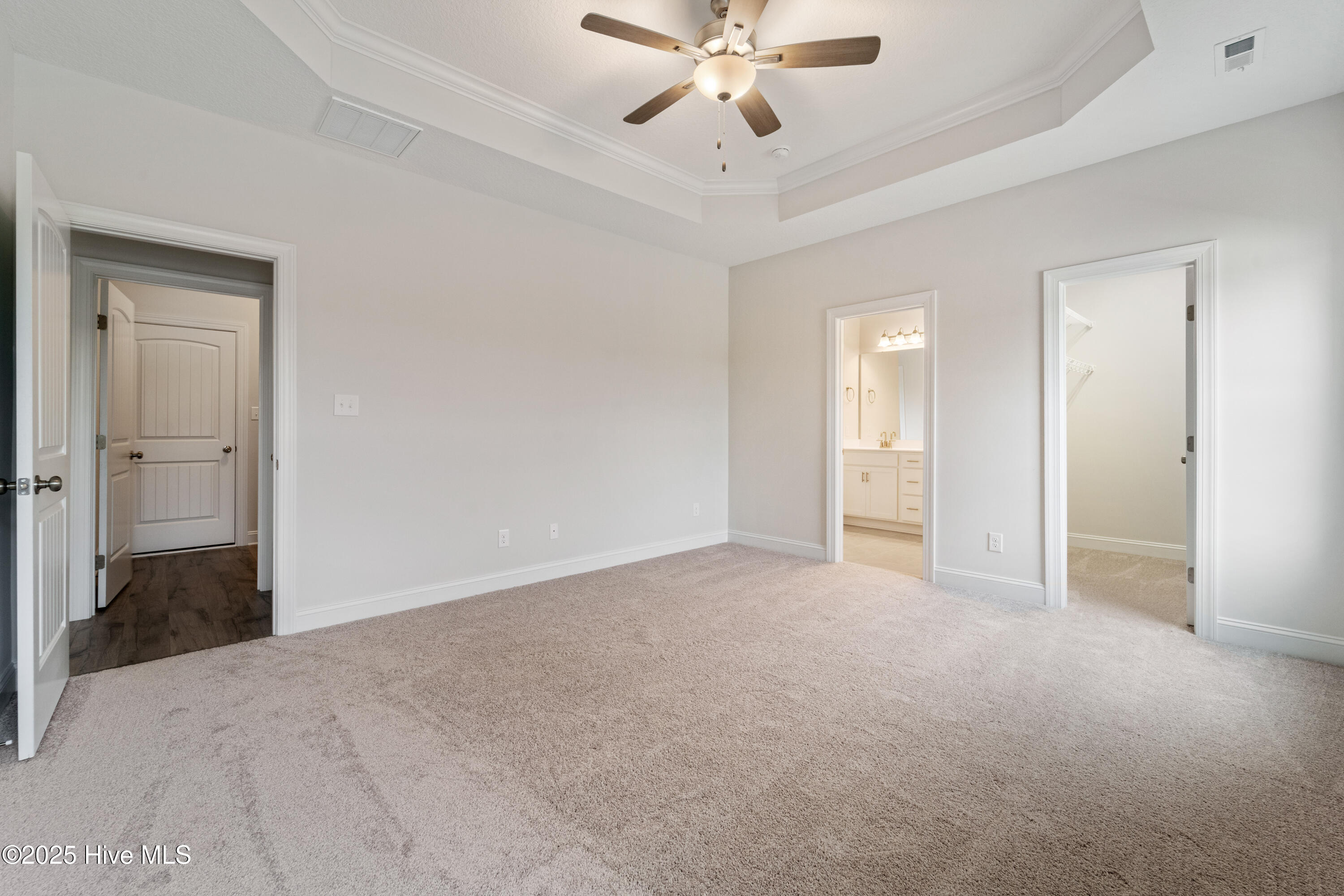 100508343 | Photo 27