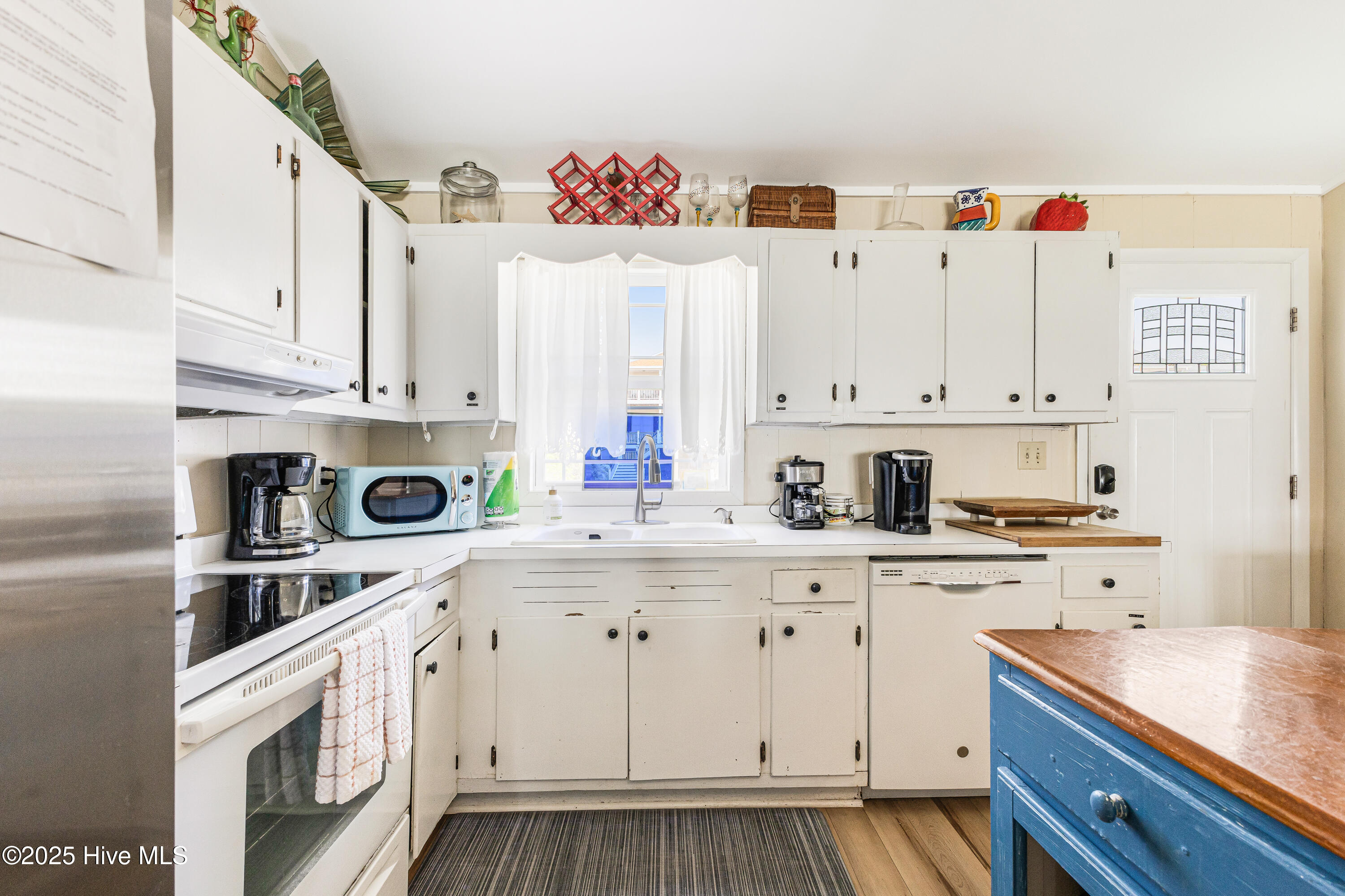 100498643 | Photo 11