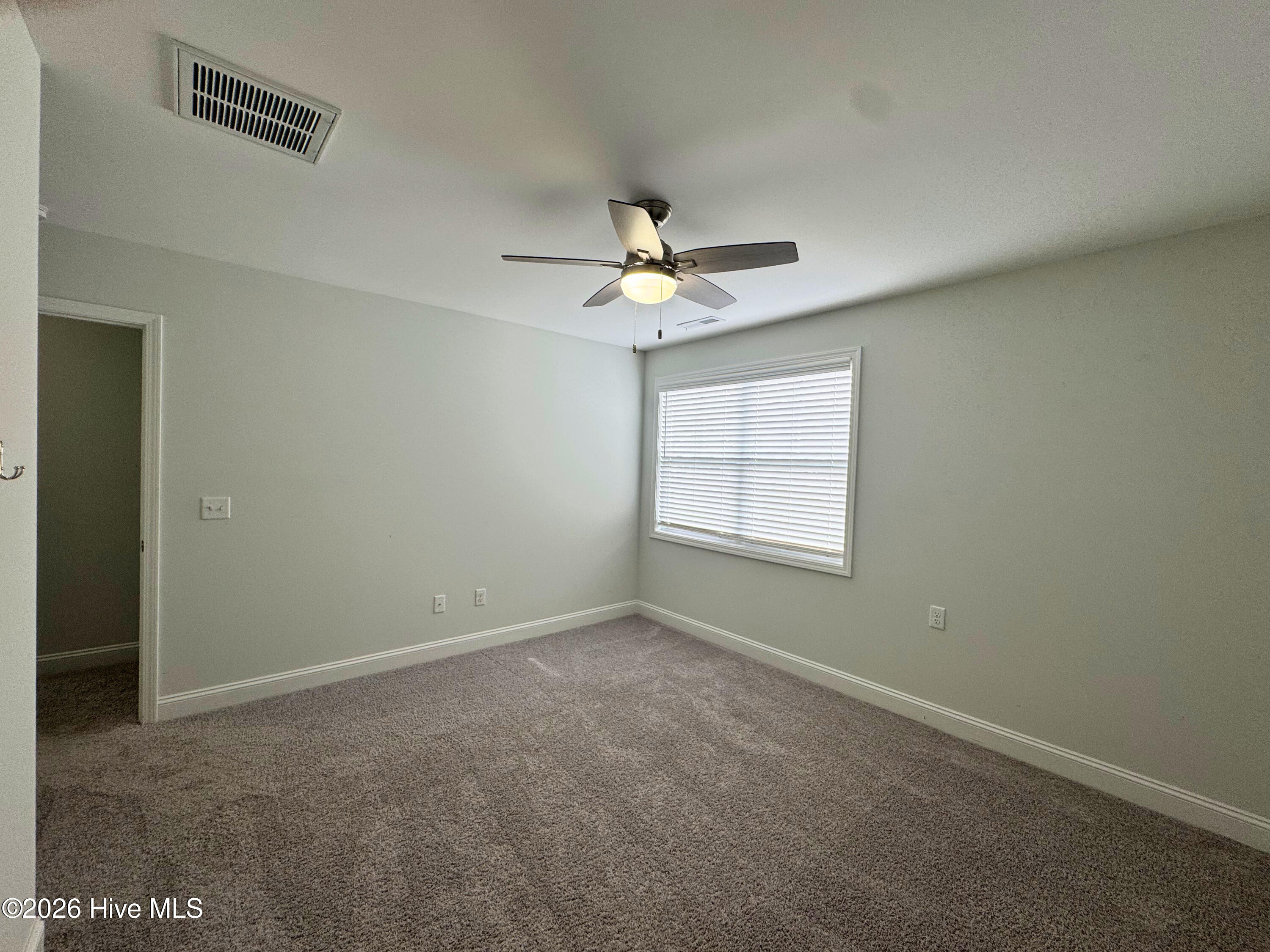 100566006 | Photo 27