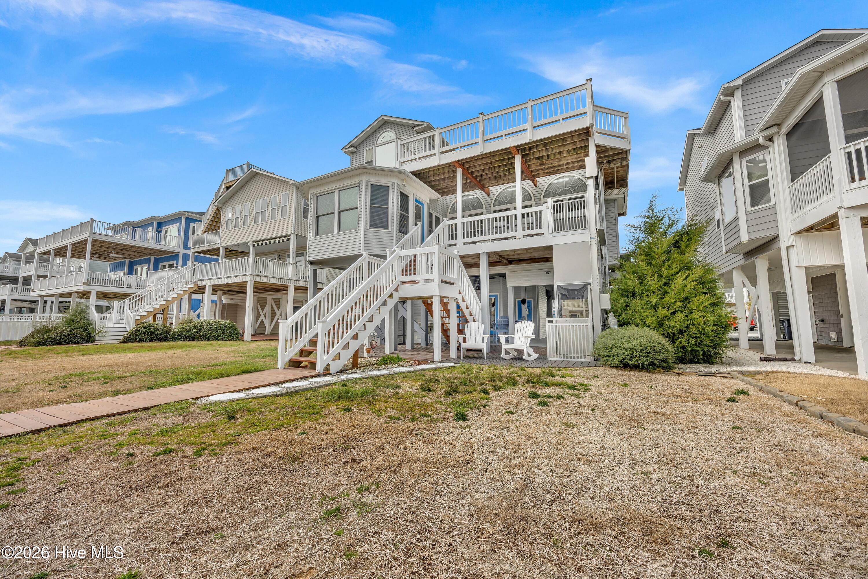 100556301 | Photo 26