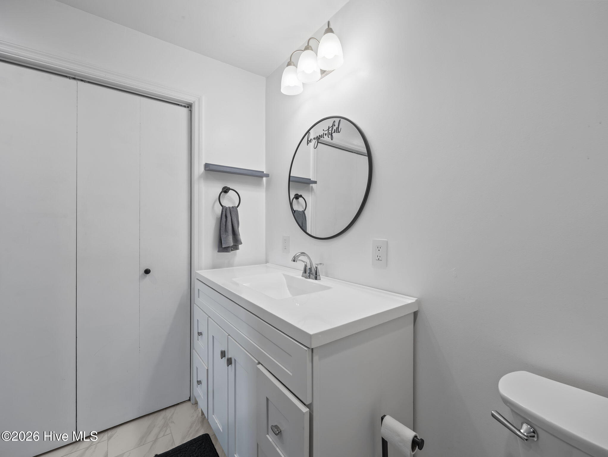 100565303 | Photo 12