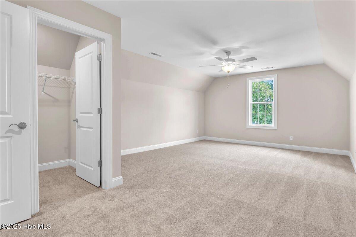 100522992 | Photo 32