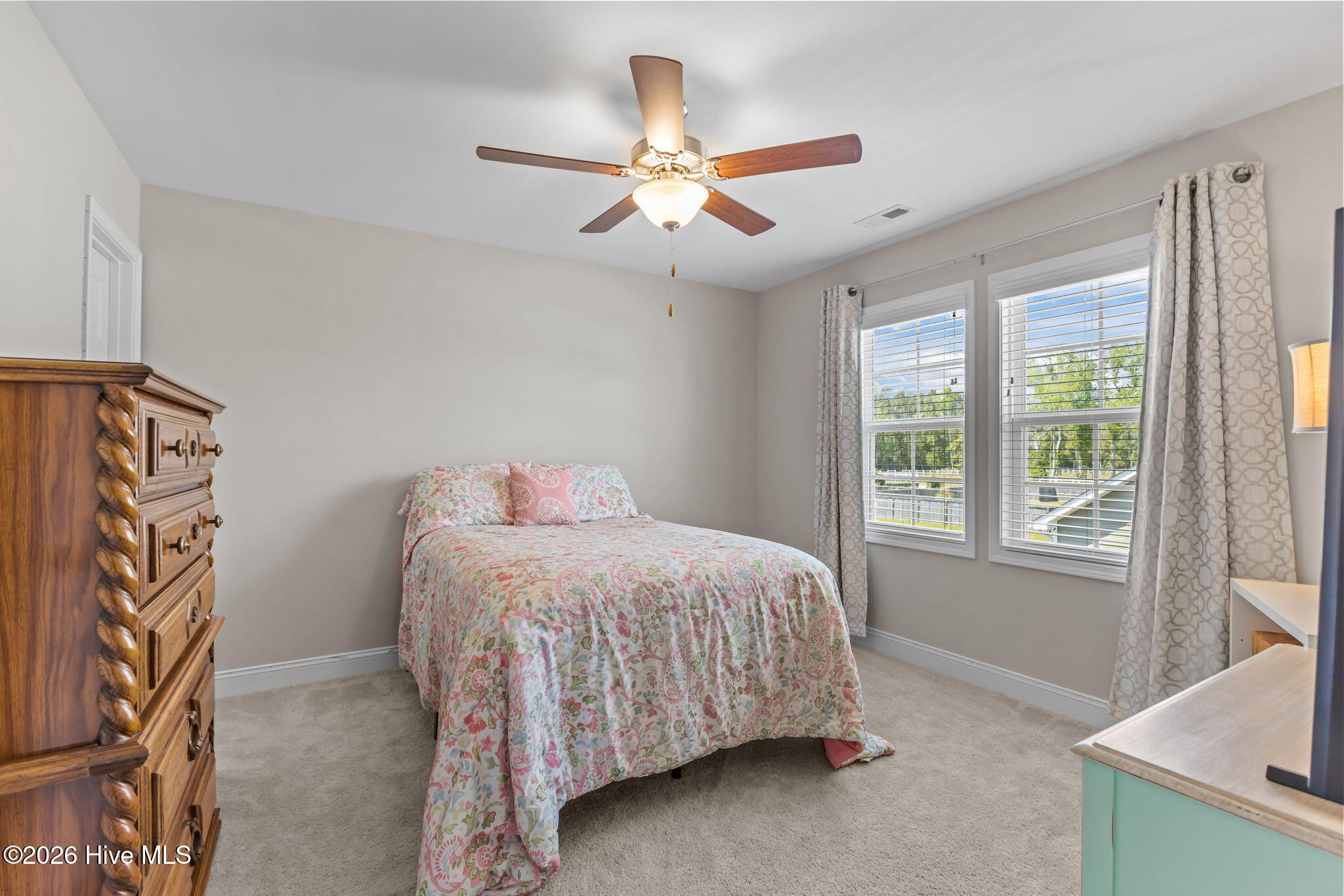 100569741 | Photo 33