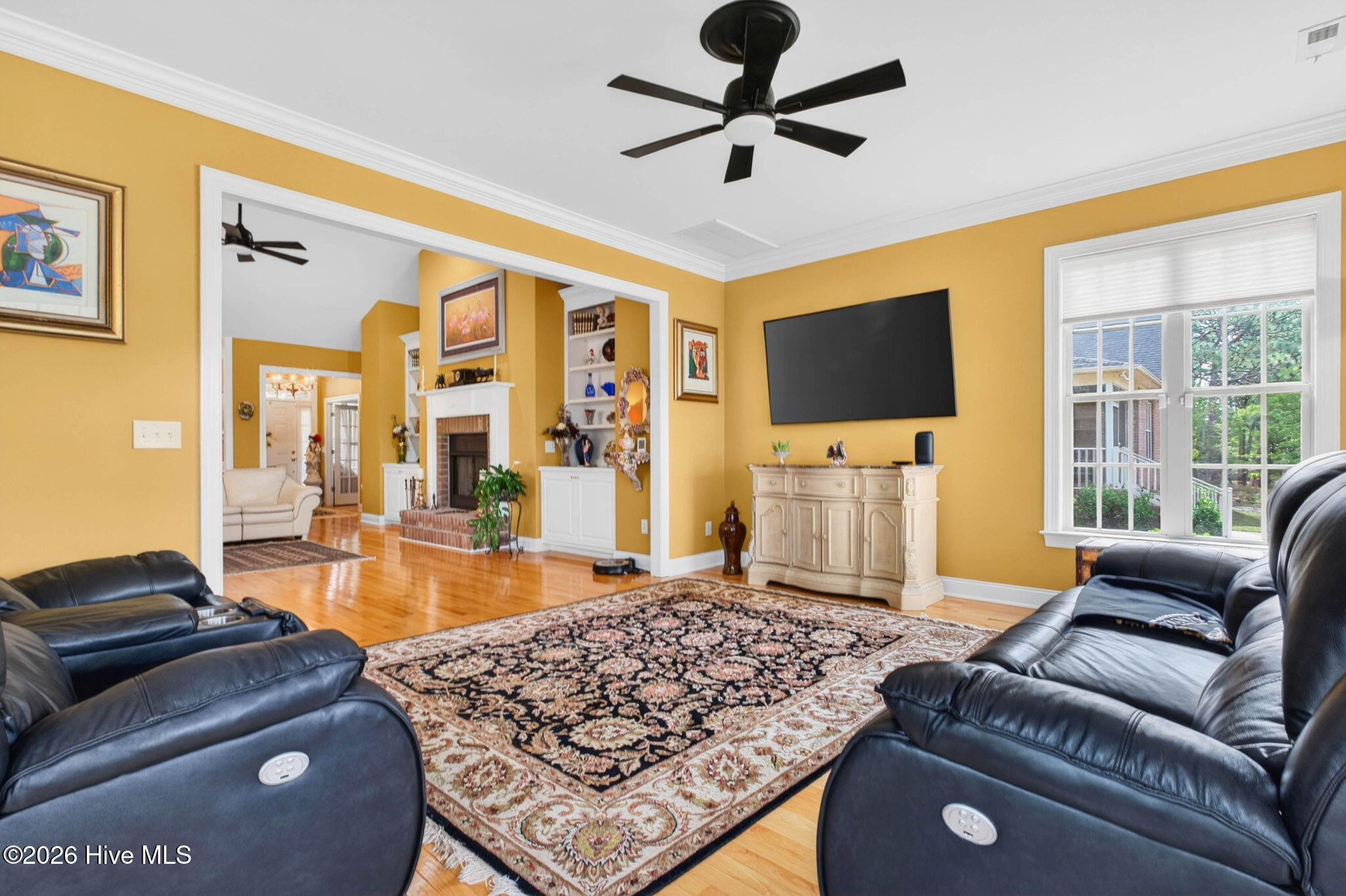 100569405 | Photo 23