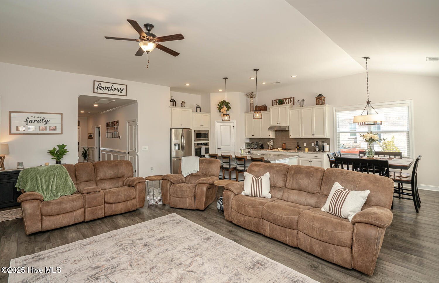 100547229 | Photo 21