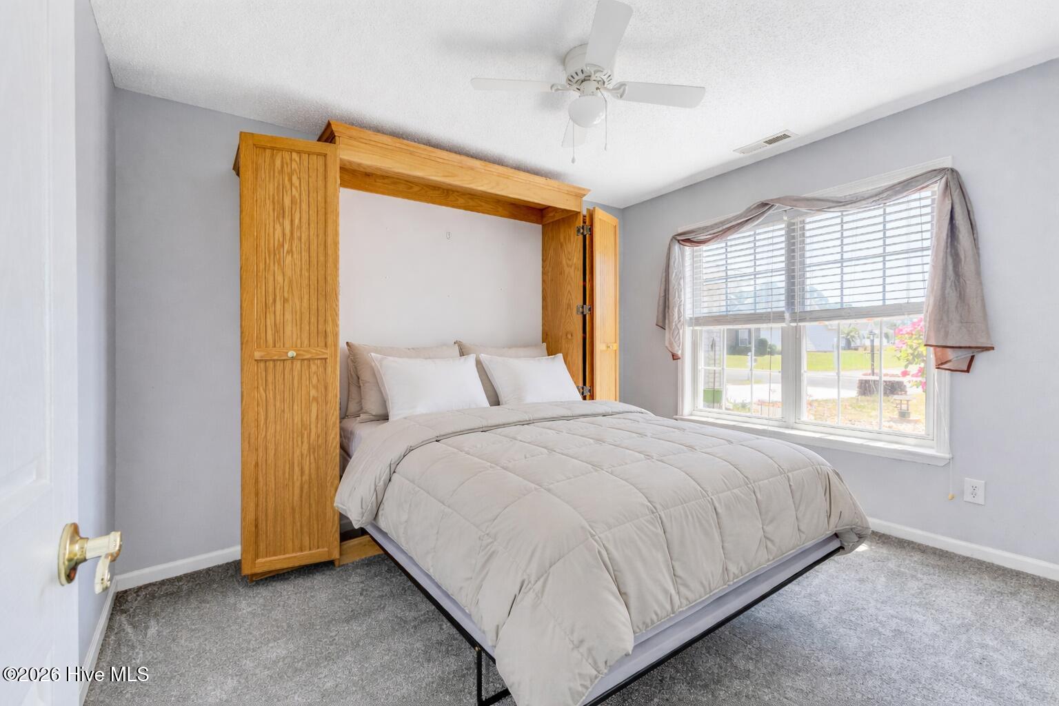 100568217 | Photo 36