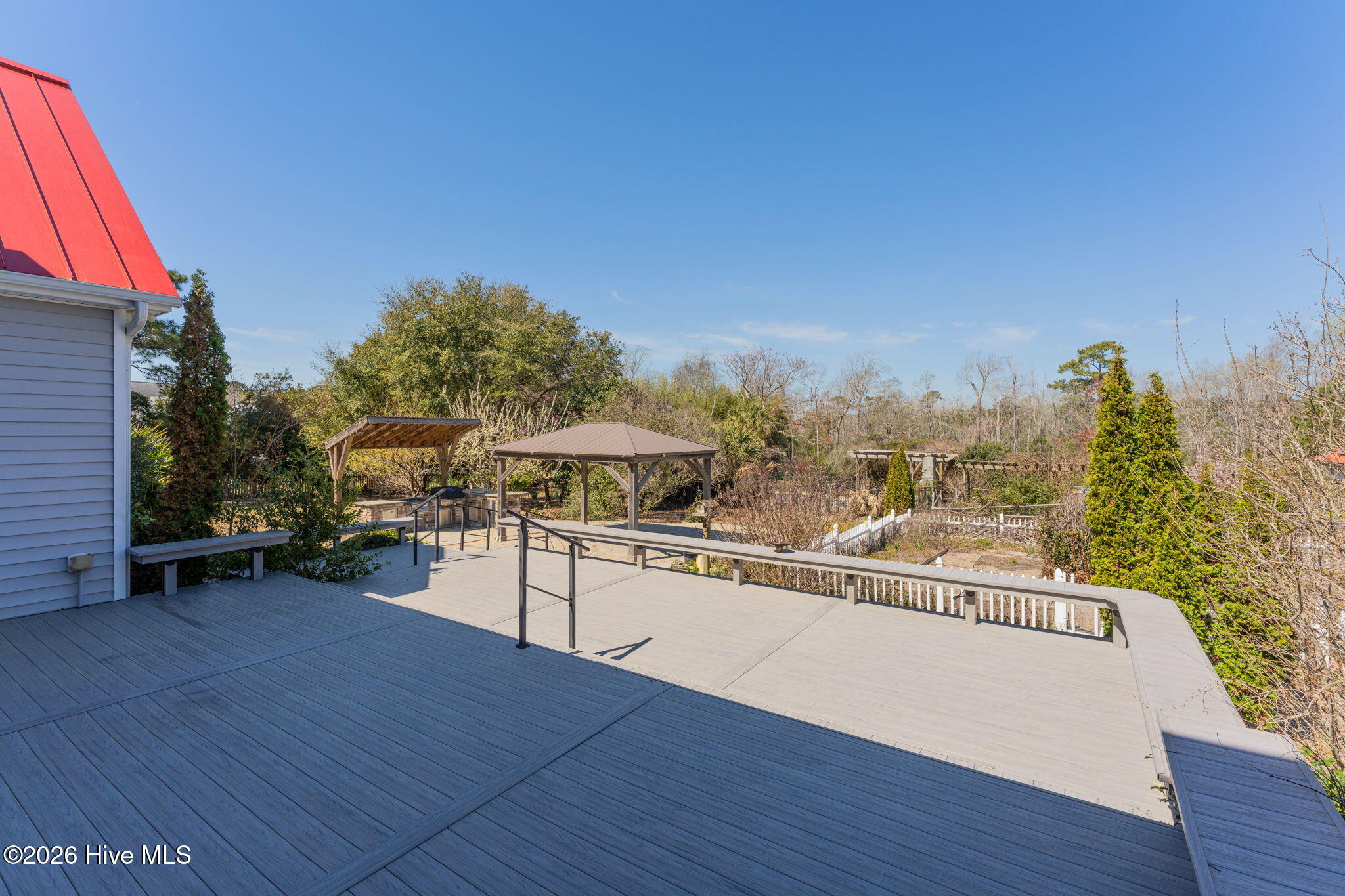 100552056 | Photo 52