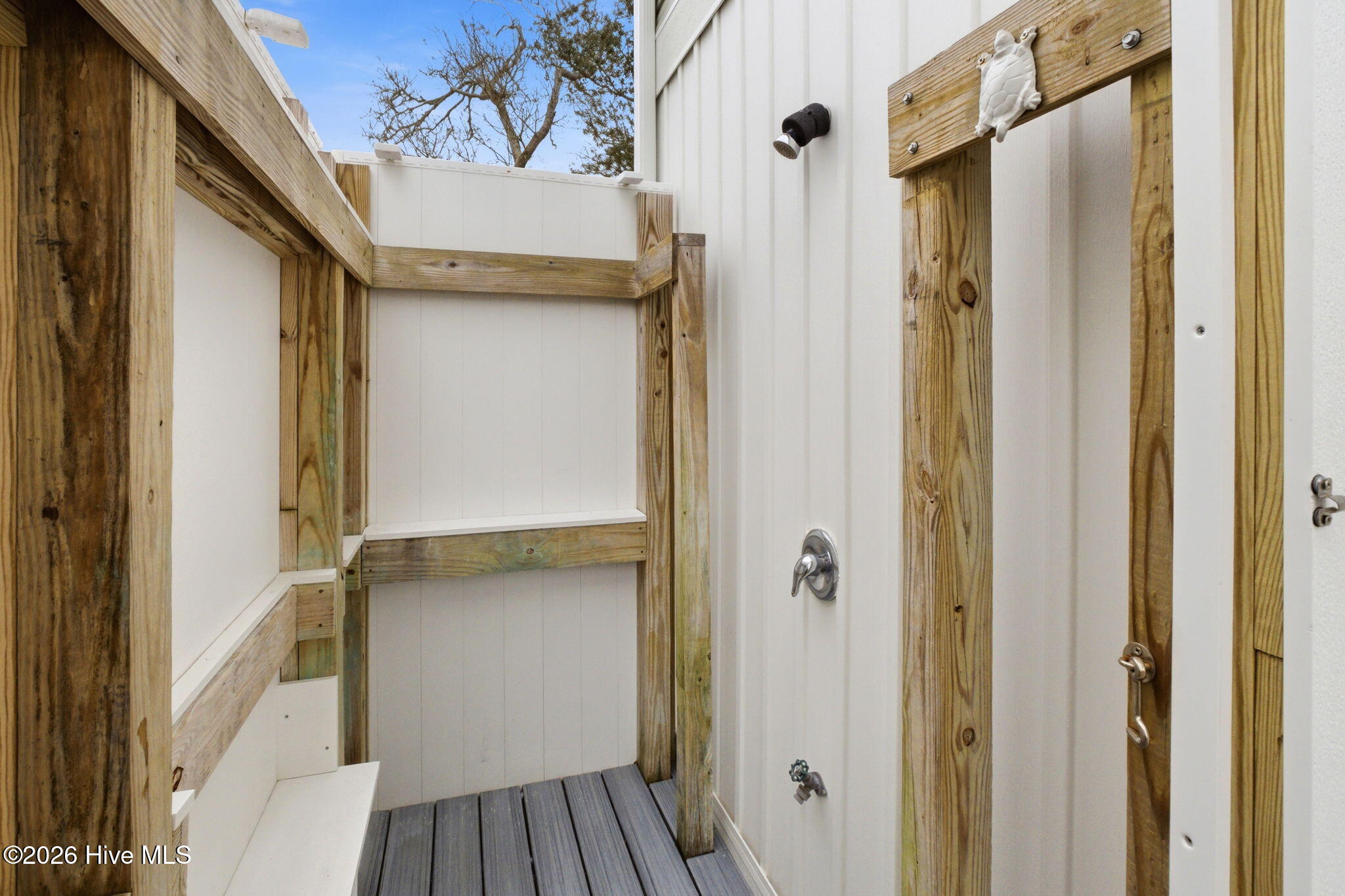 100562924 | Photo 38