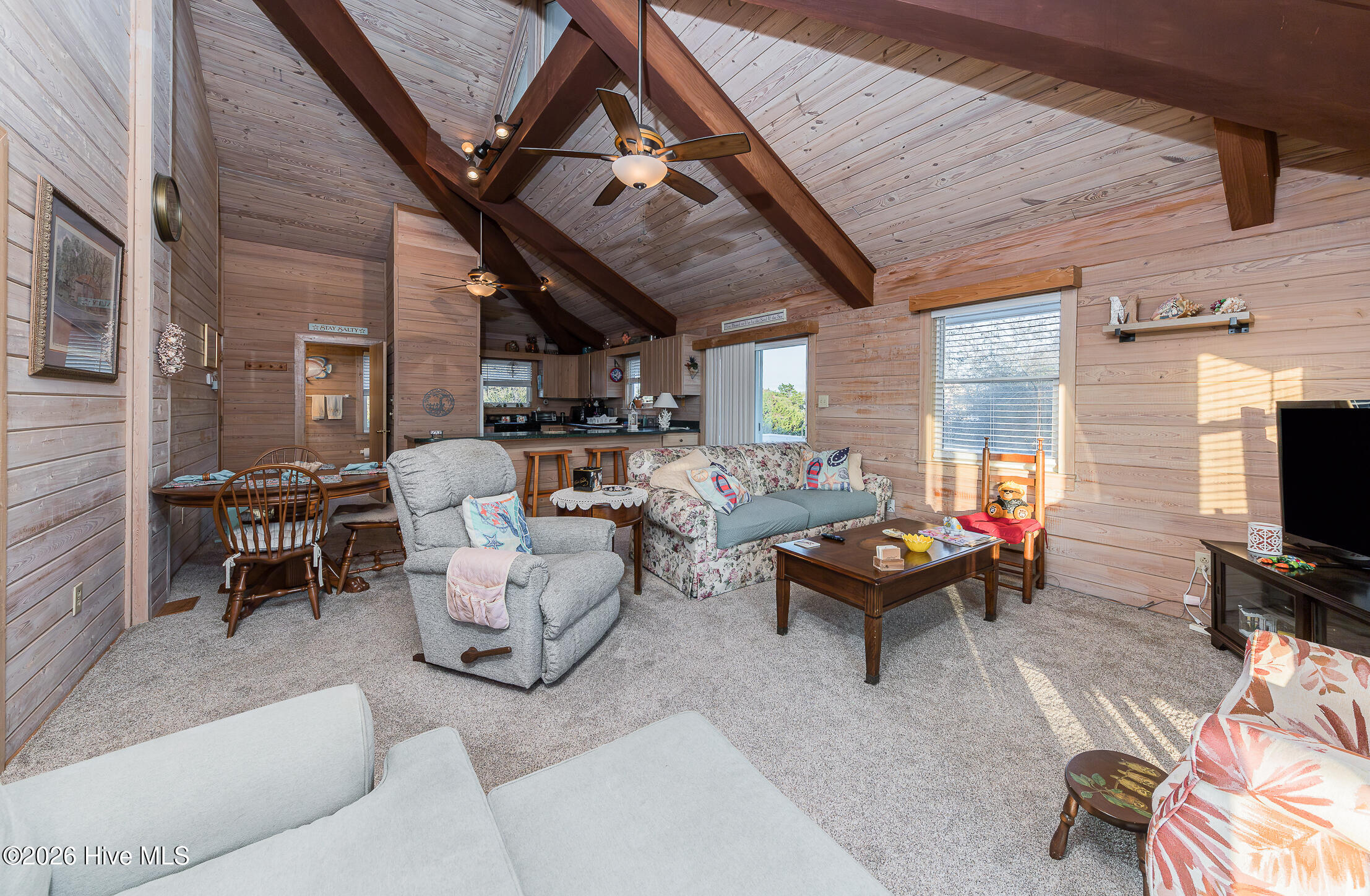 100560422 | Photo 49