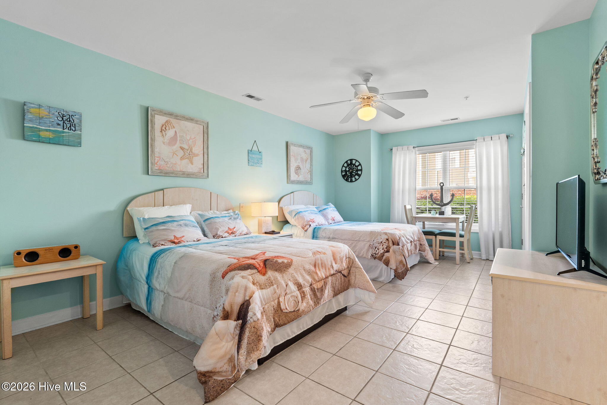 100567876 | Photo 17