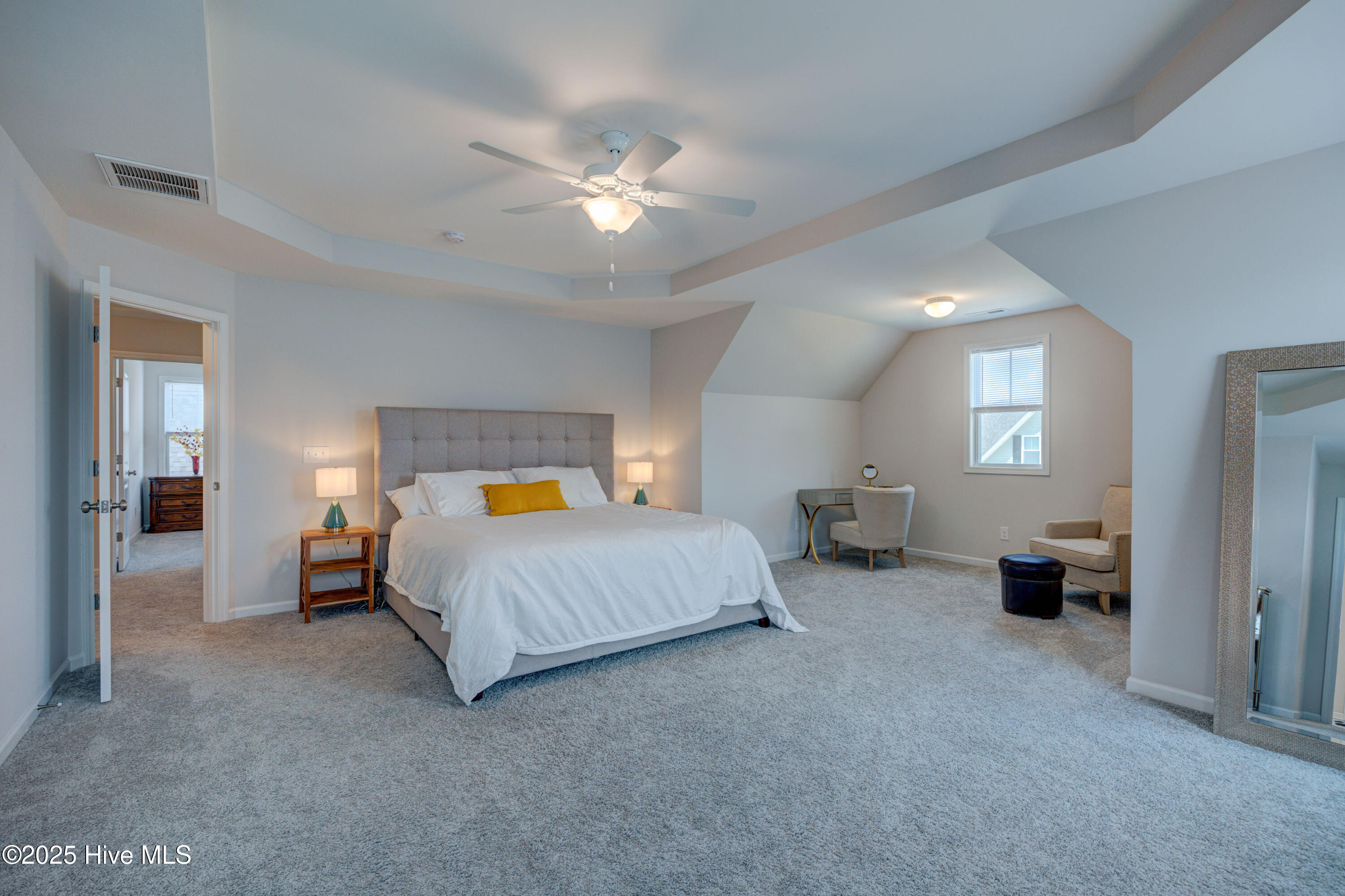 100535248 | Photo 34