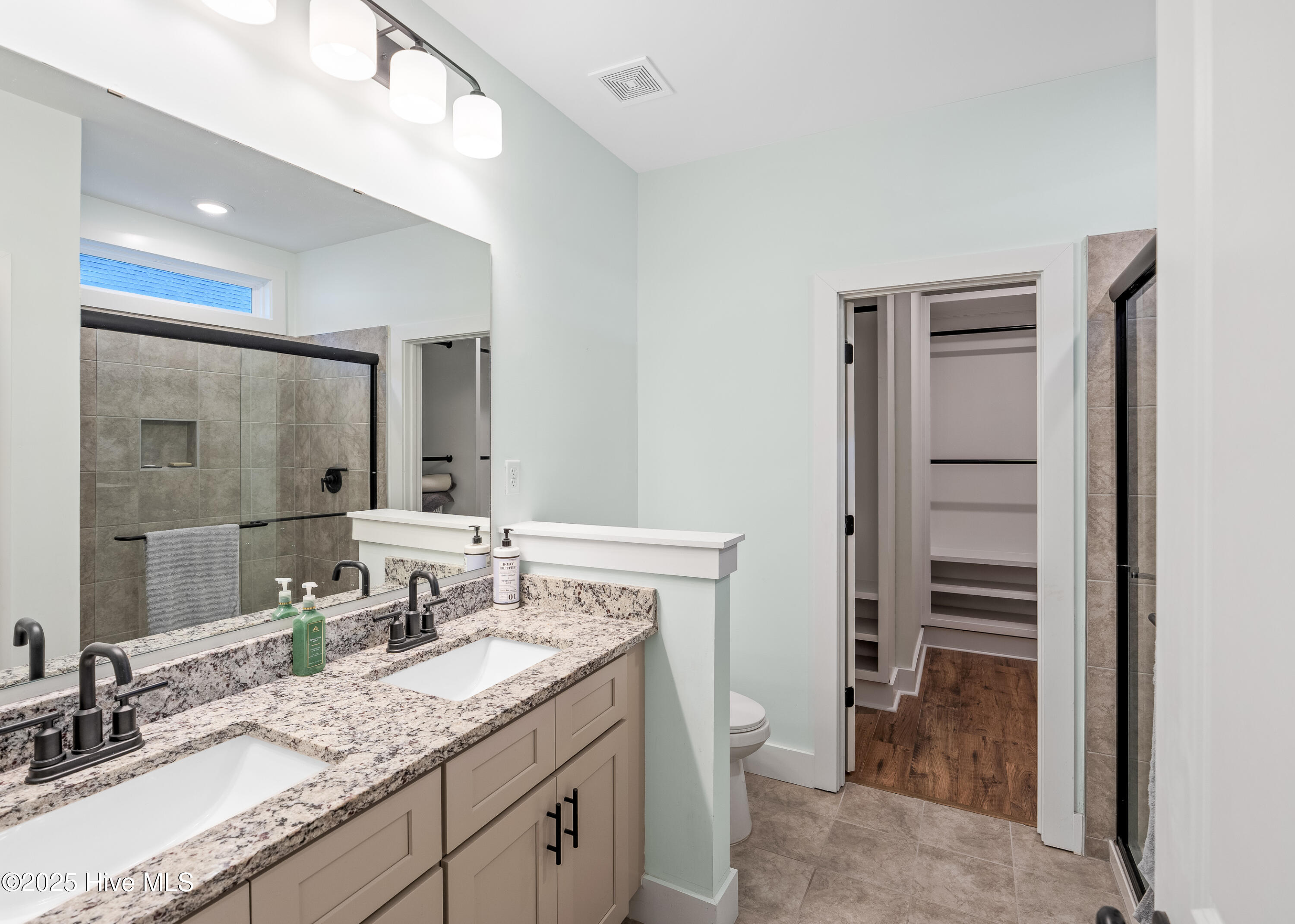 100539814 | Photo 22