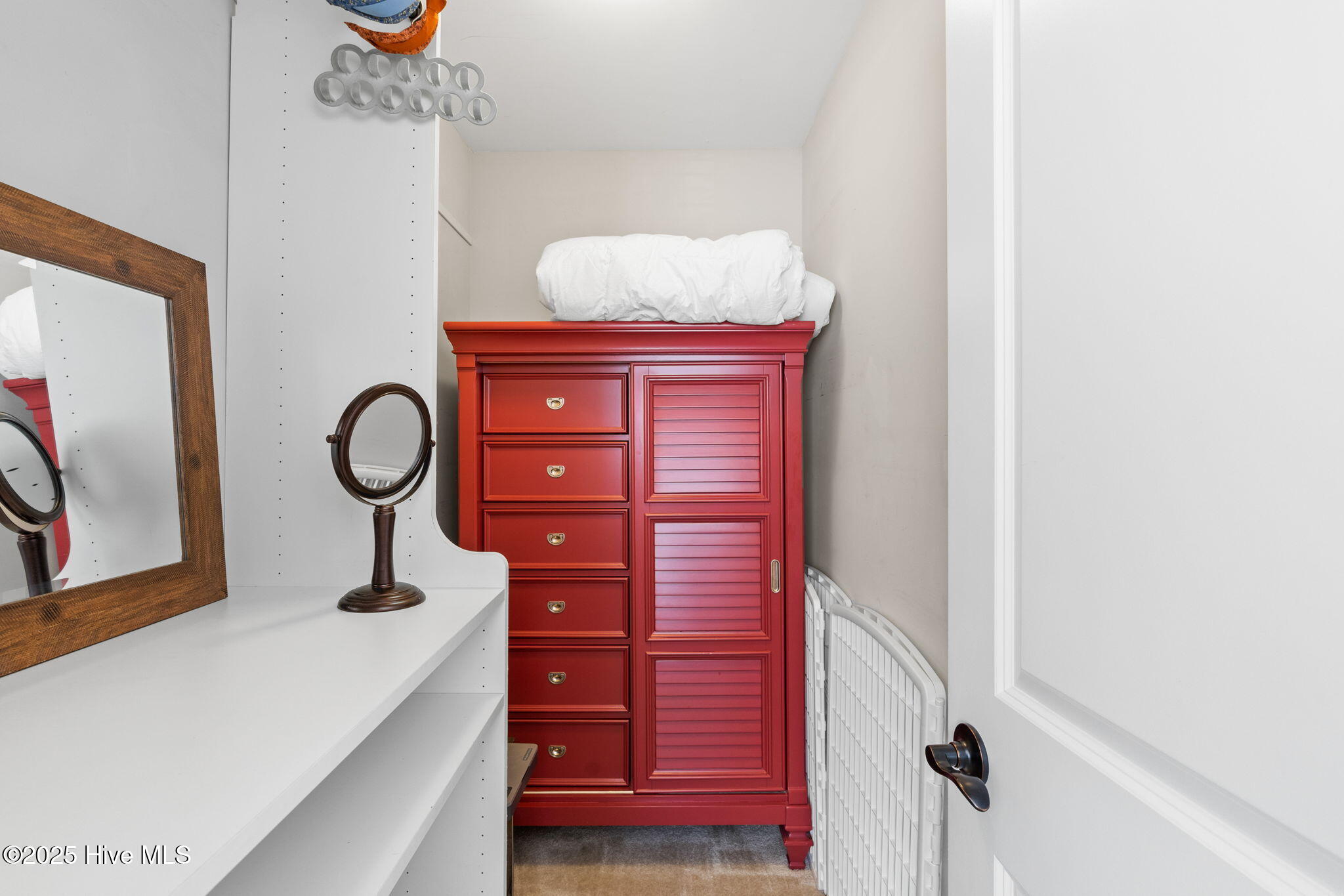 100543770 | Photo 34