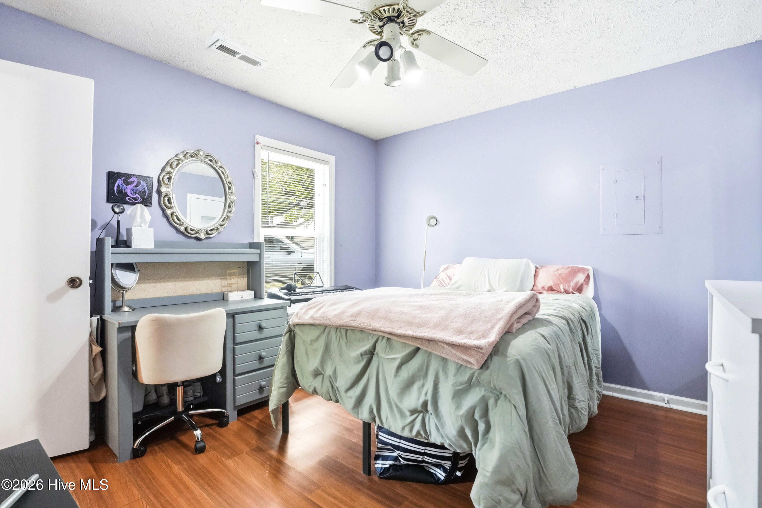 100566190 | Photo 14