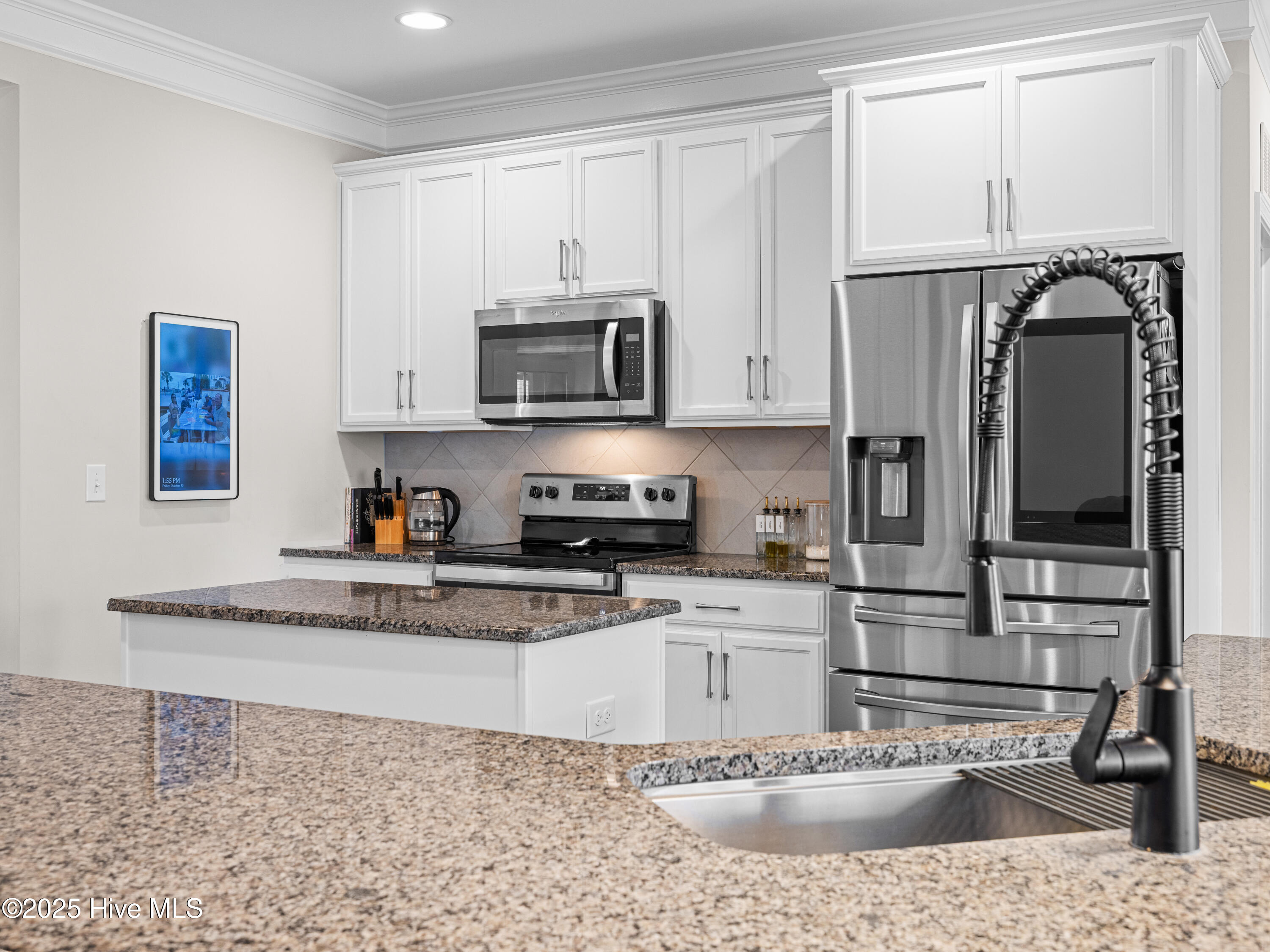 100535765 | Photo 28