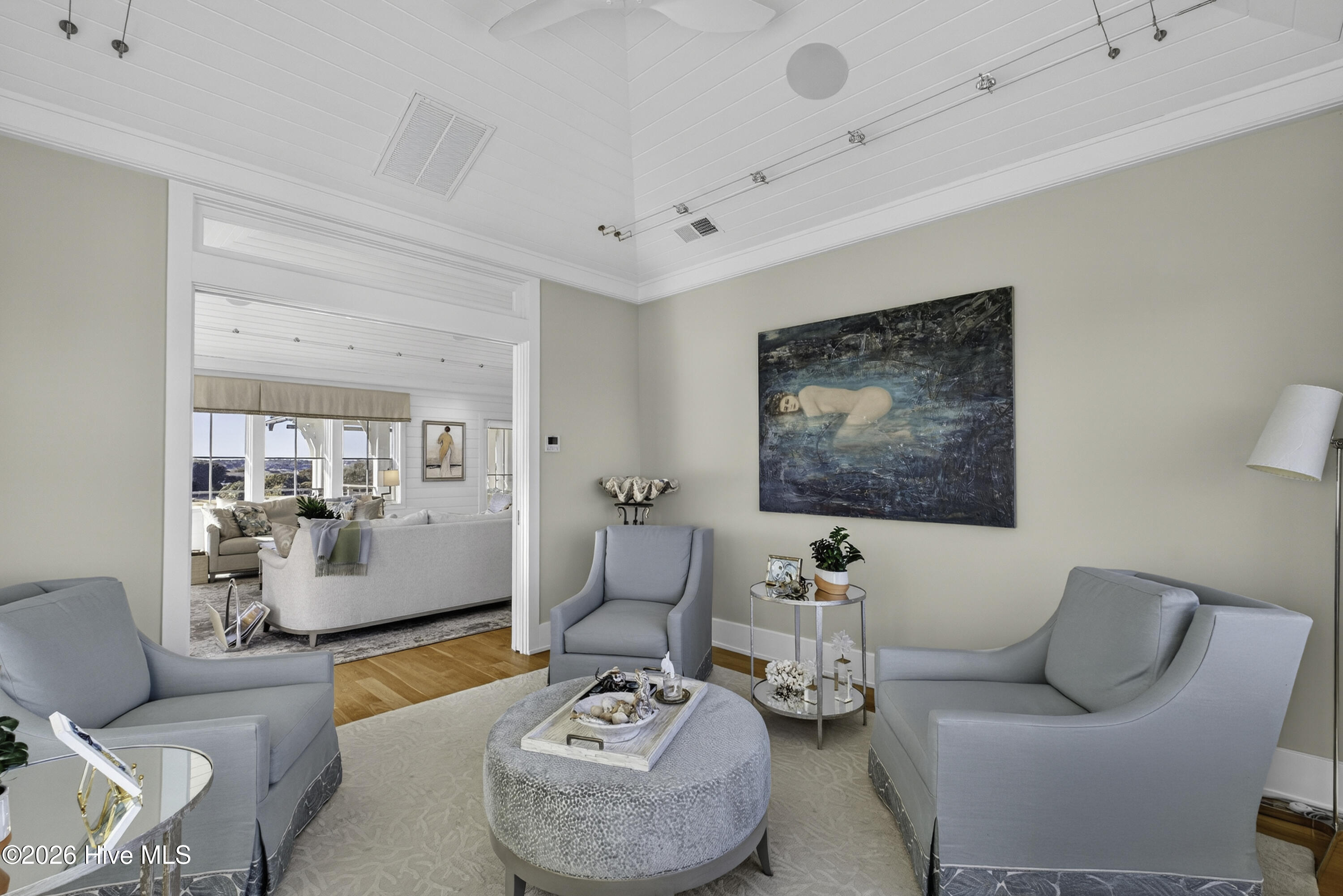 100557560 | Photo 23