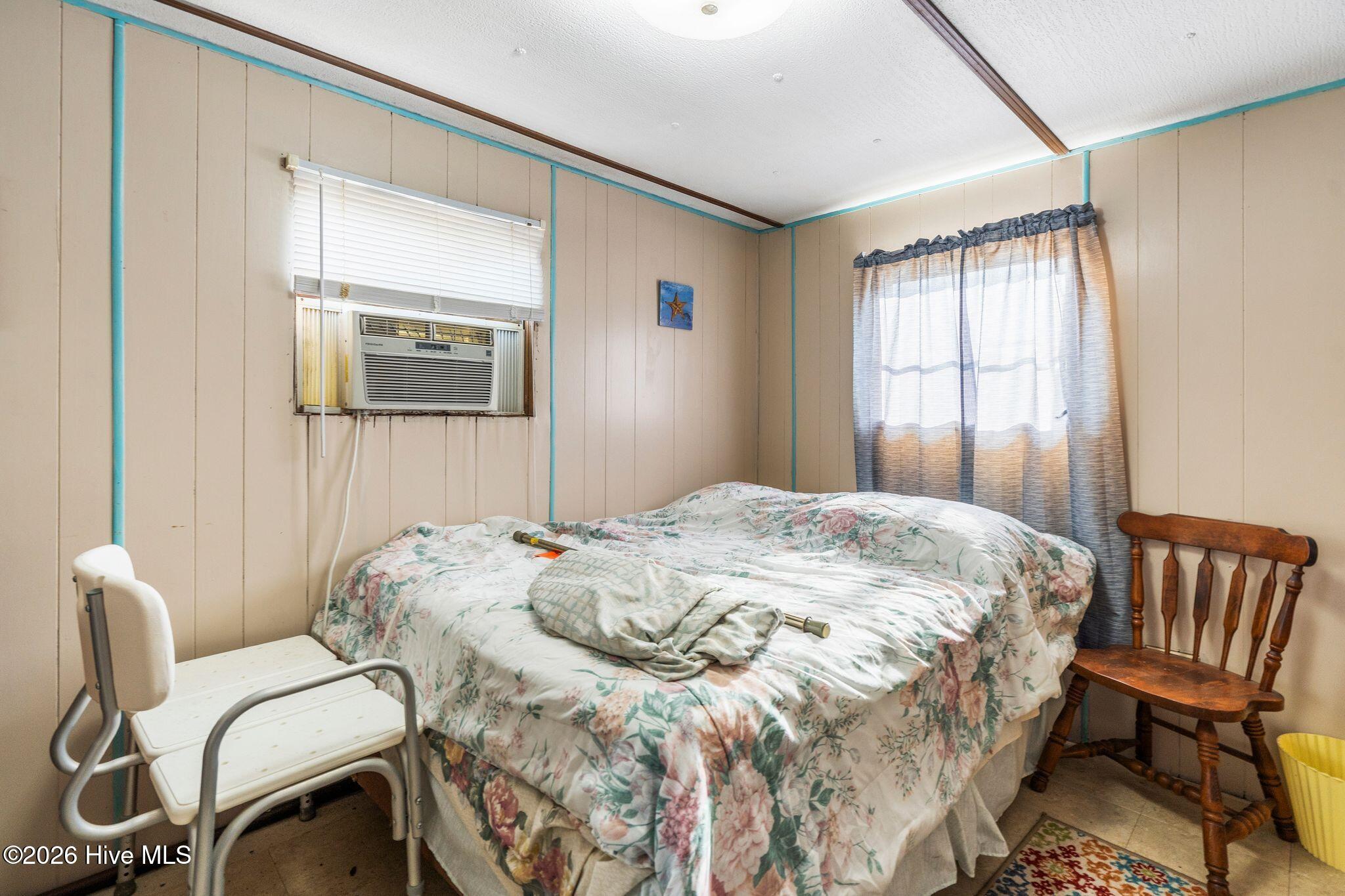 100560101 | Photo 18