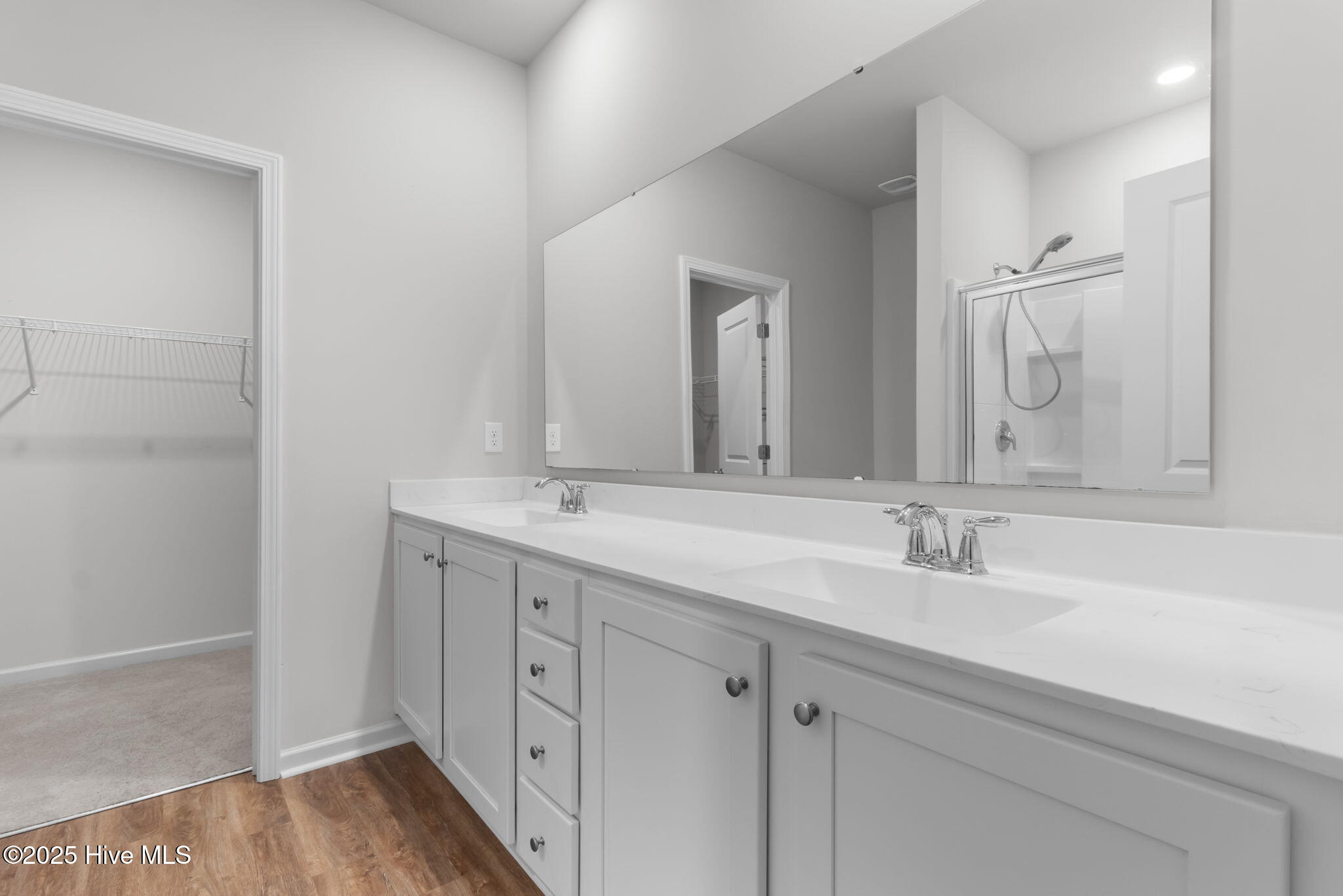 100538168 | Photo 21