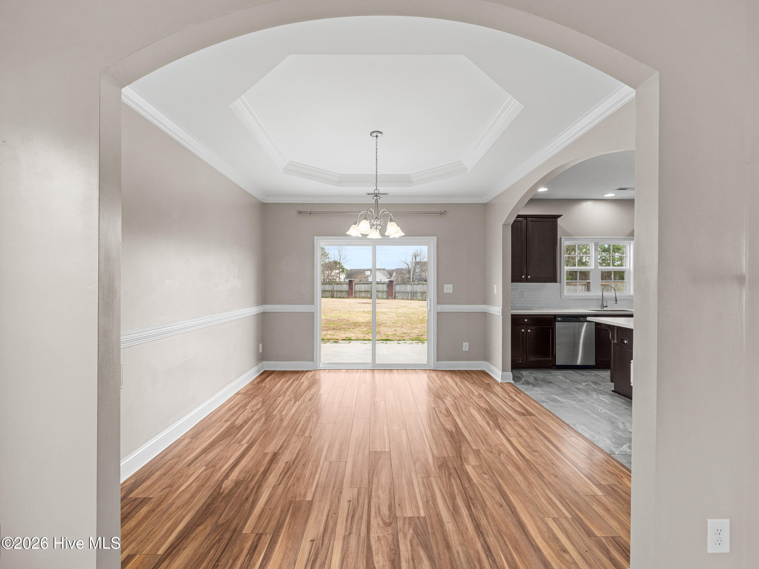 100547442 | Photo 16