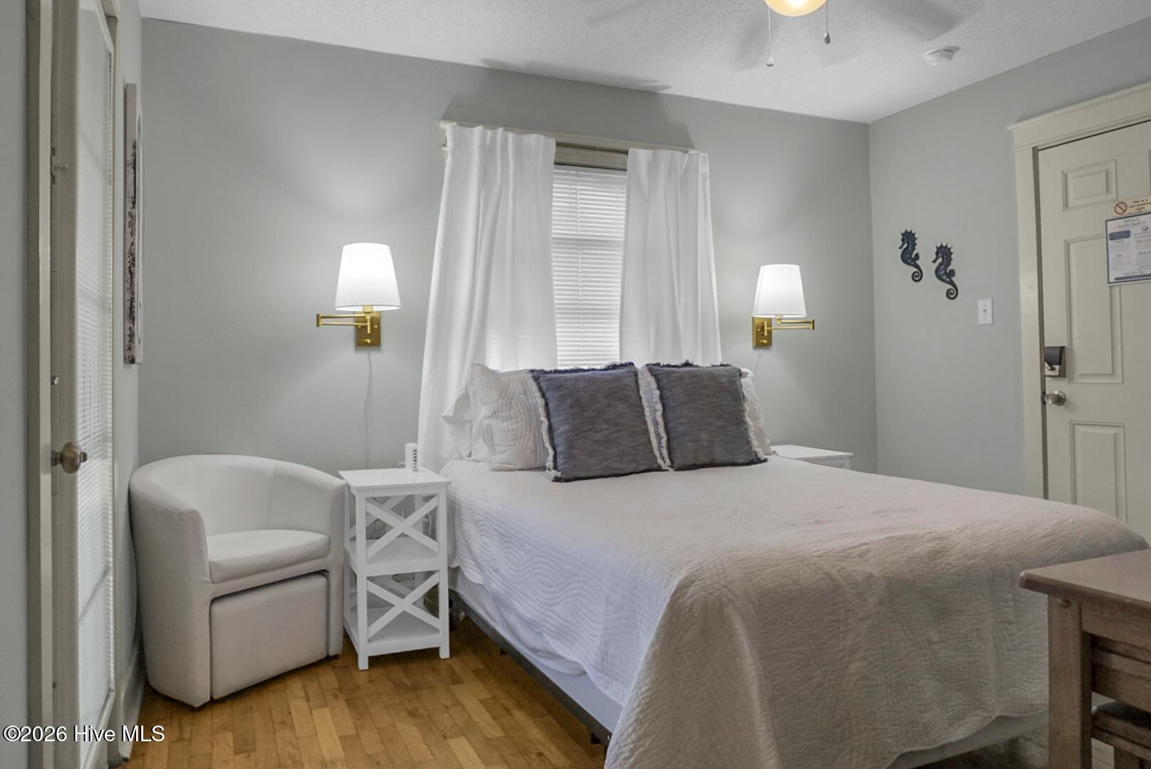 100555839 | Photo 47