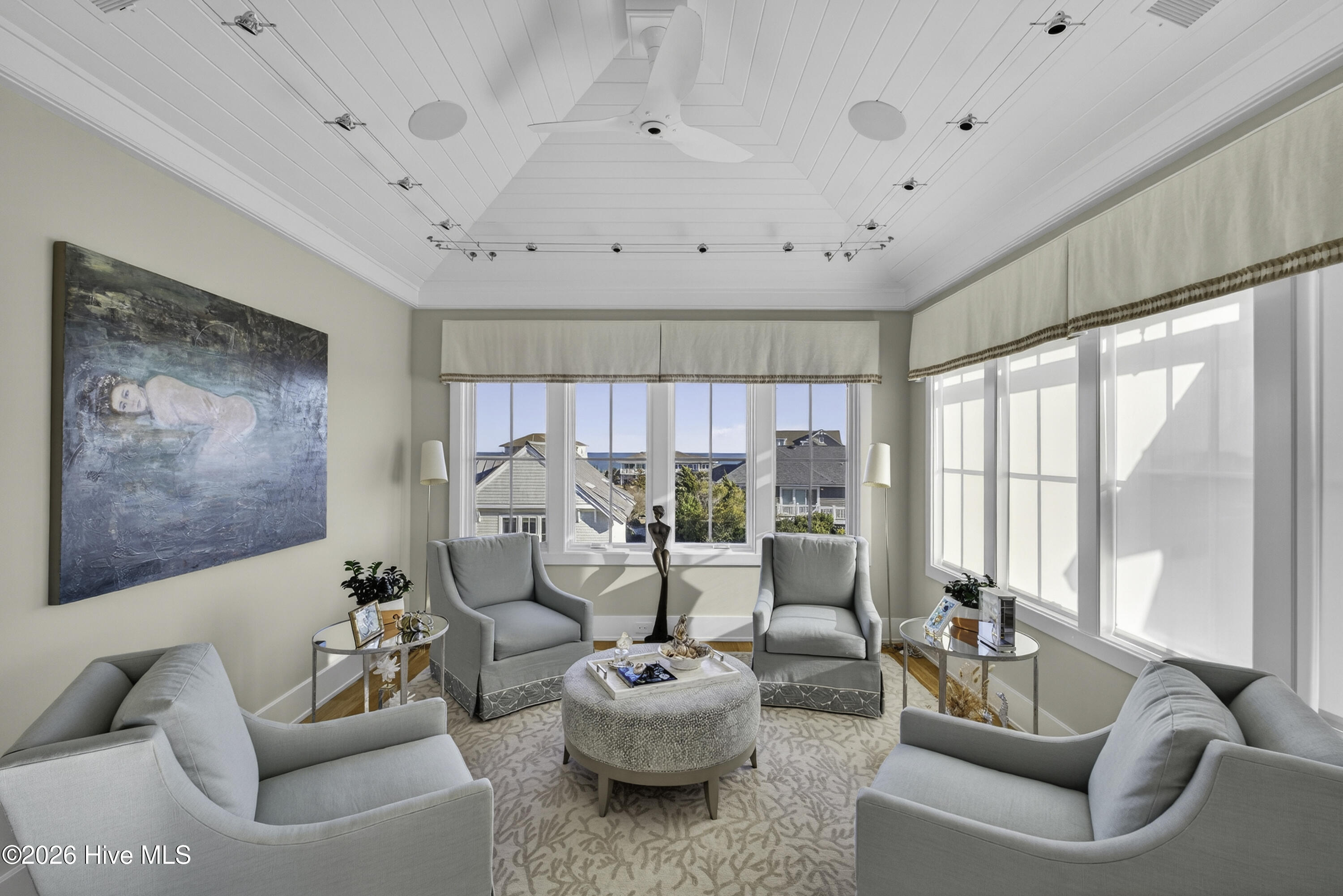 100557560 | Photo 24