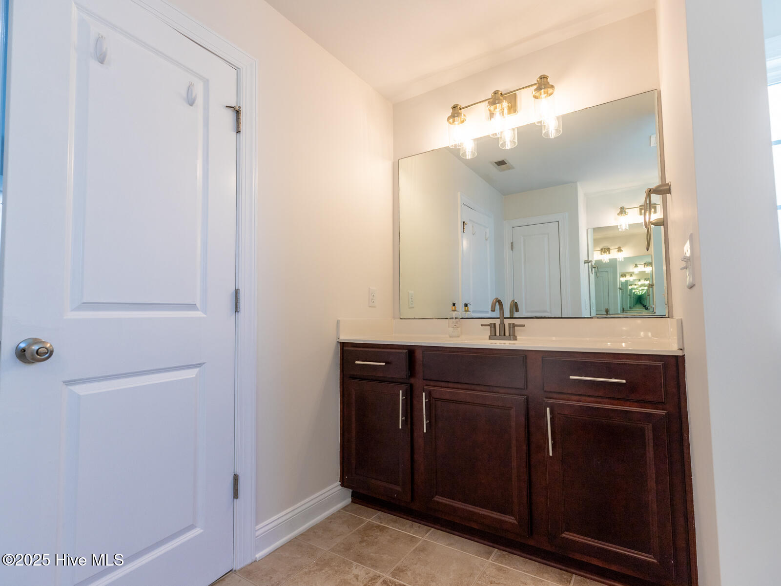 100546251 | Photo 34