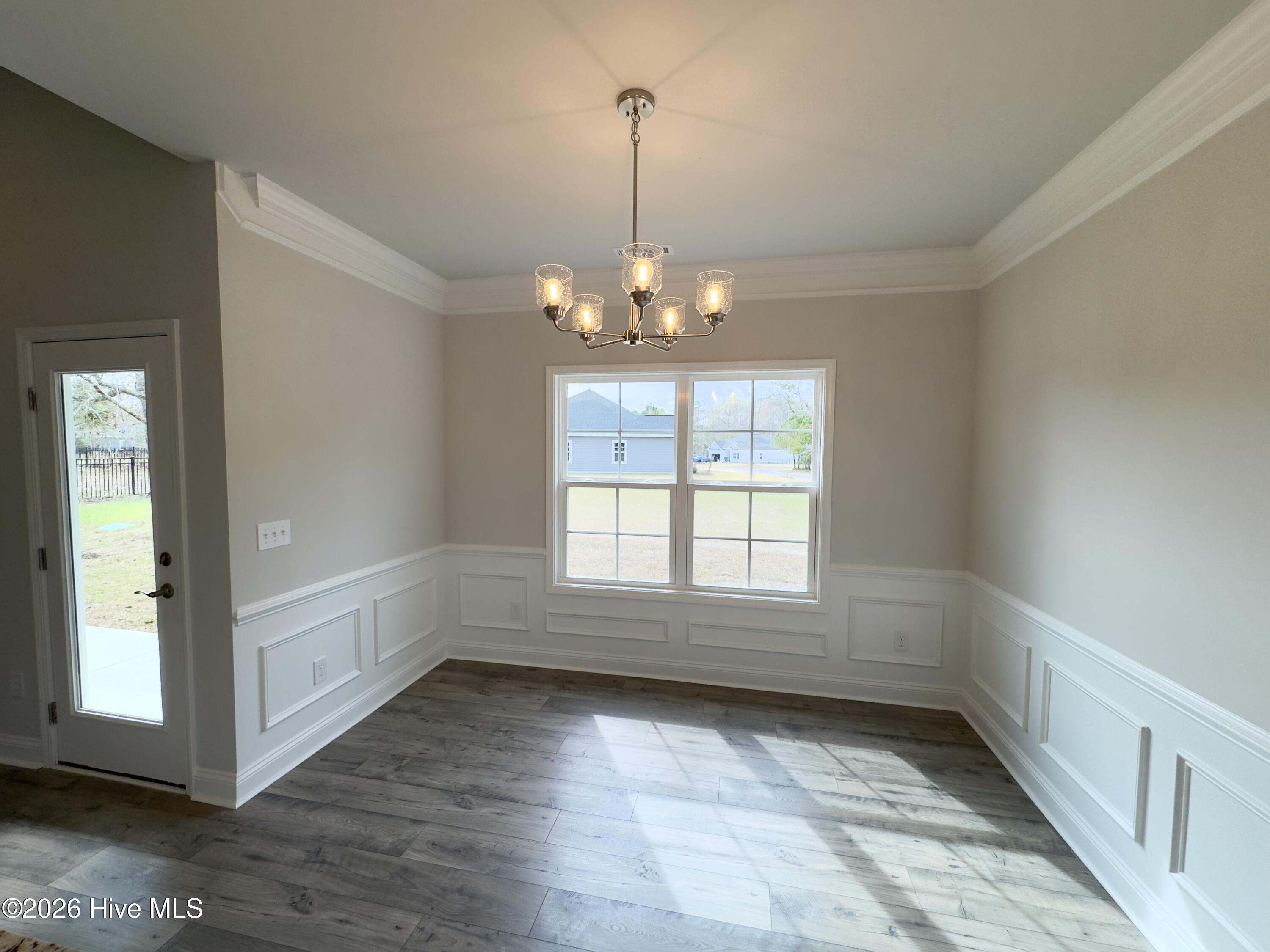 100563267 | Photo 12