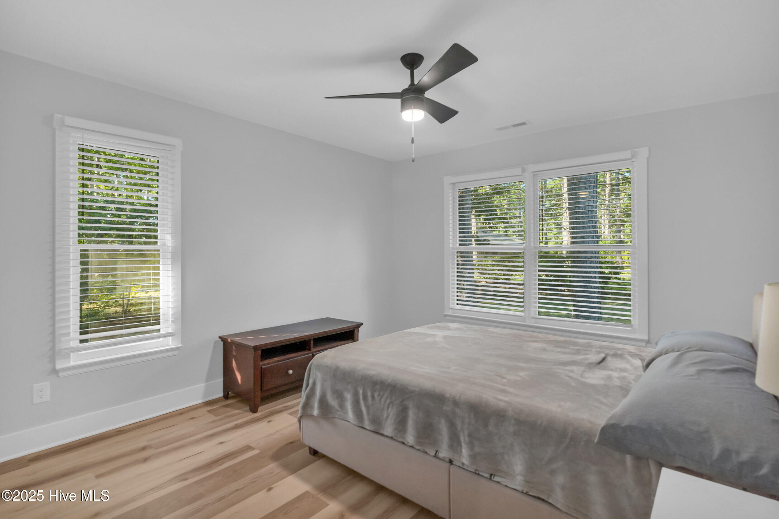 100538060 | Photo 22