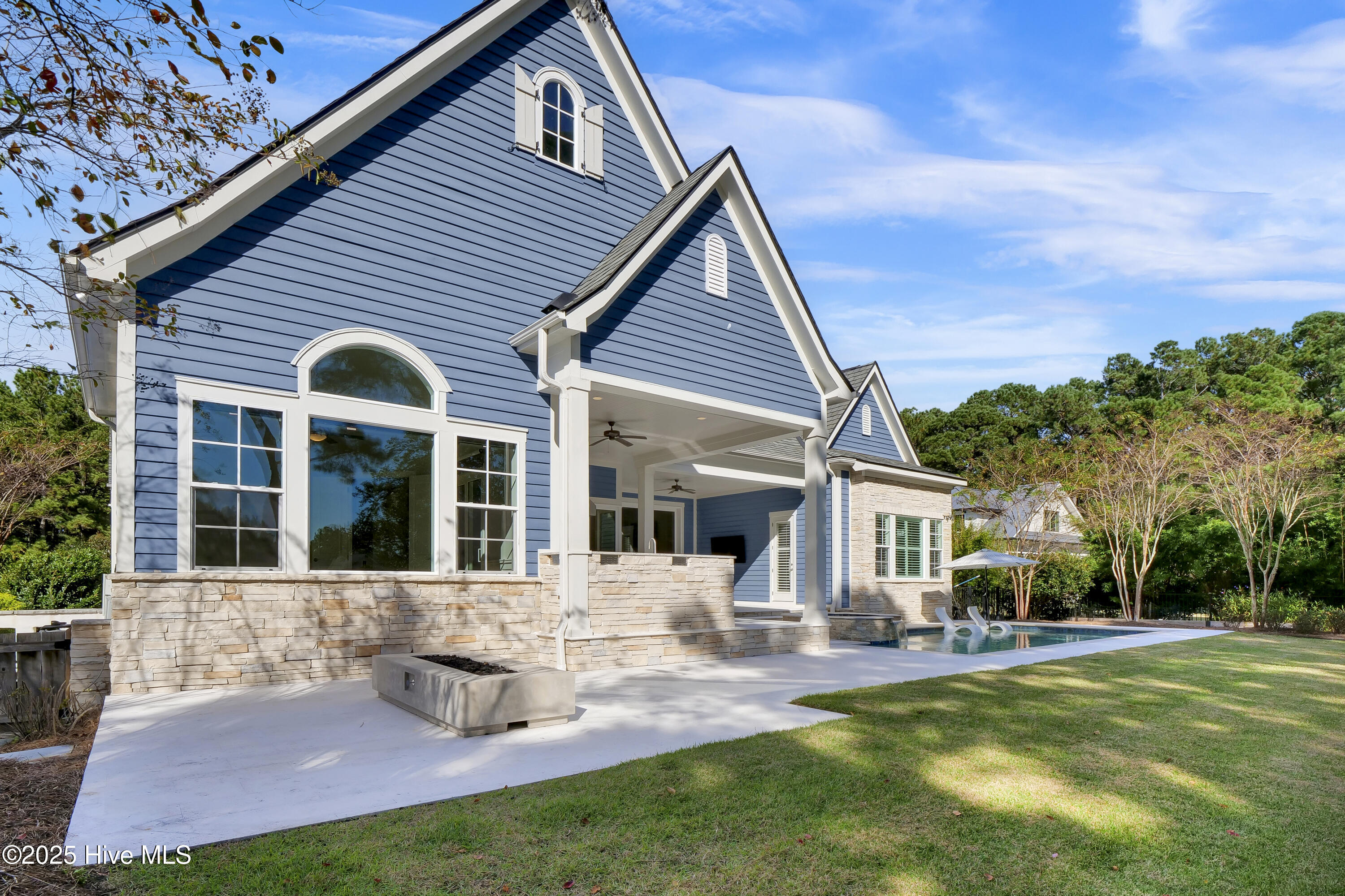 100538861 | Photo 18