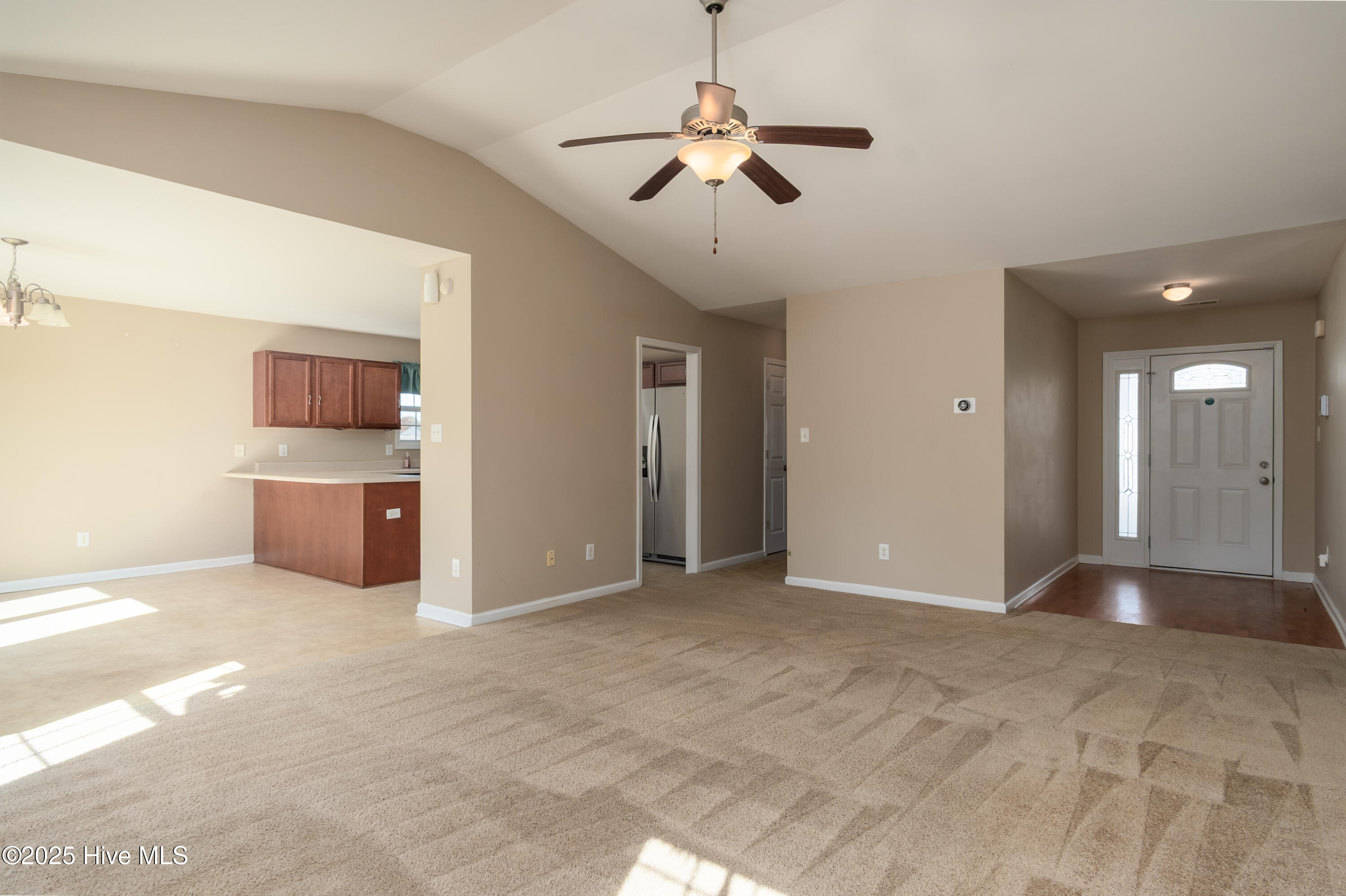 100542382 | Photo 11