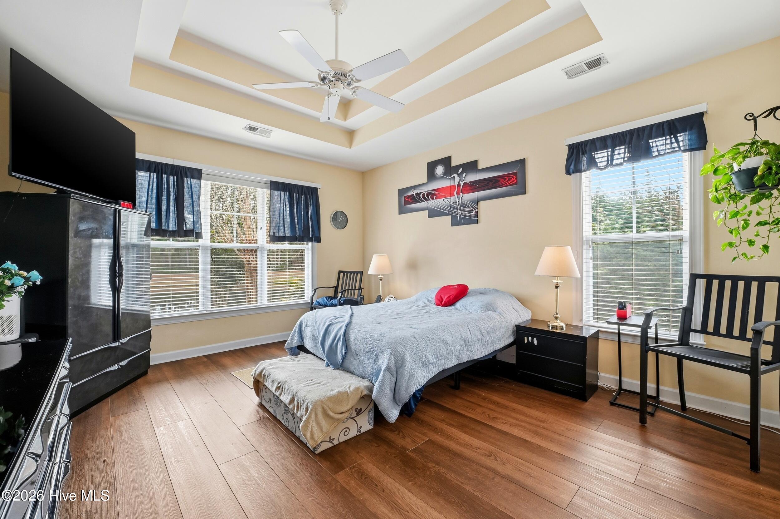 100553802 | Photo 25