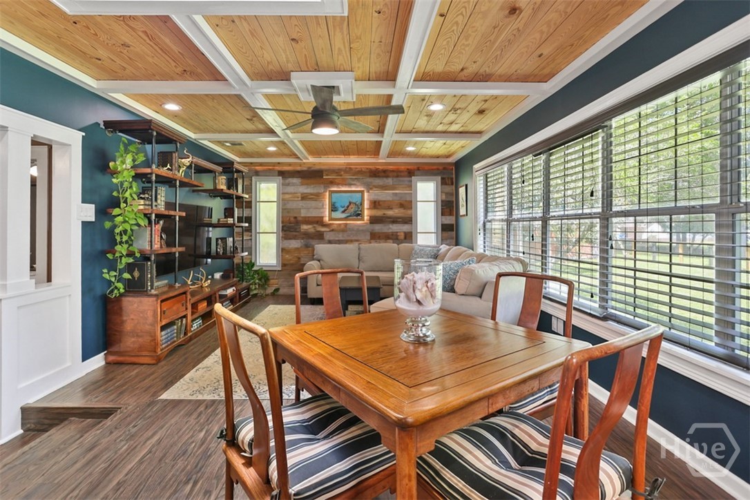10 W Sagebrush Lane