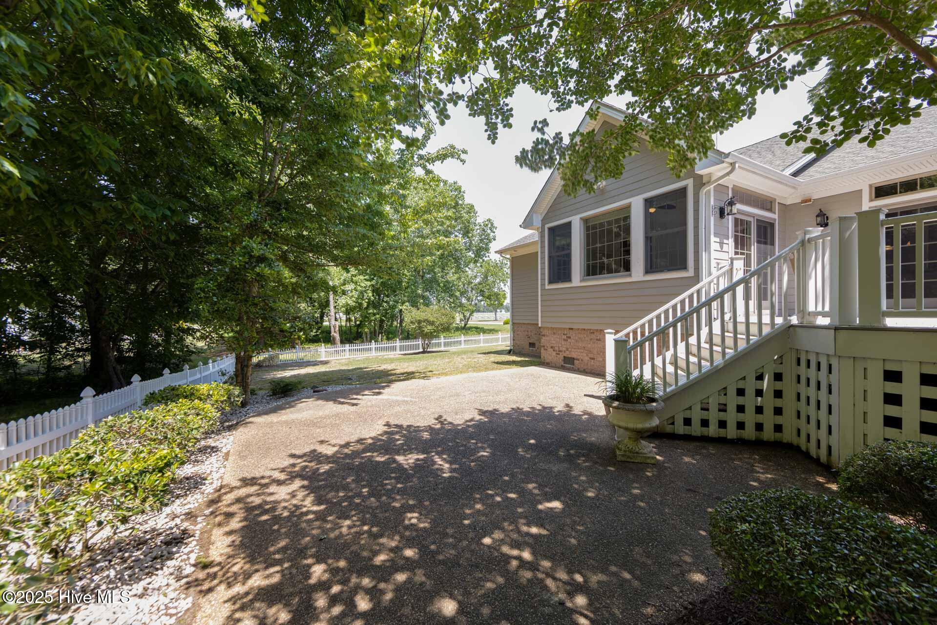 Homes for sale in Hertford, NC | 102 Snow Creek Ct, Hertford, NC 27944 | MLS# 100505463